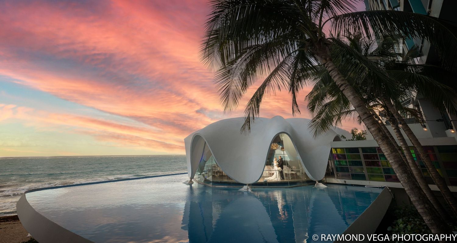 Stunning infinity pool at La Concha Resort destination wedding Puerto Rico at a luxury beachfront resort.