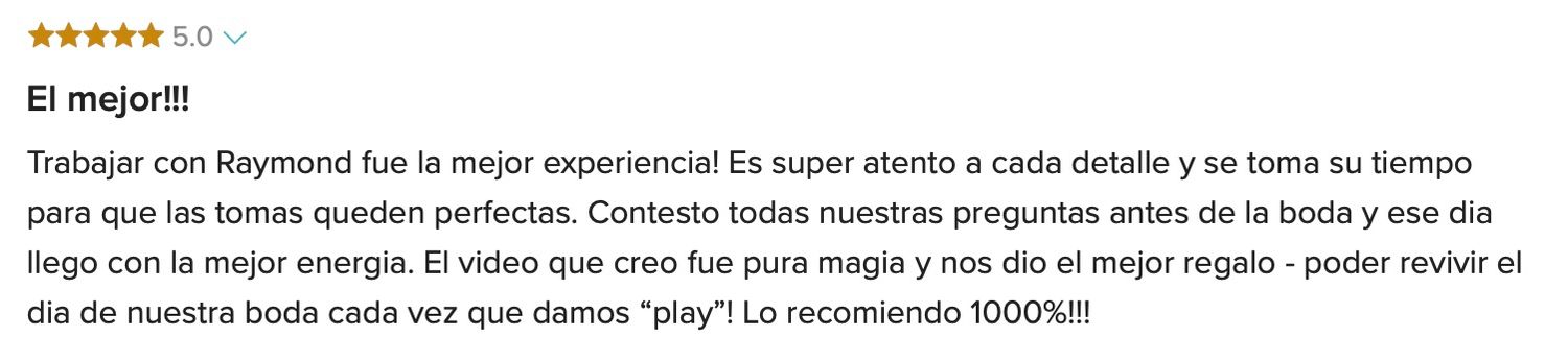Five-star Spanish review praising Raymond Vega's wedding videography as a magical, highly recommended experience.