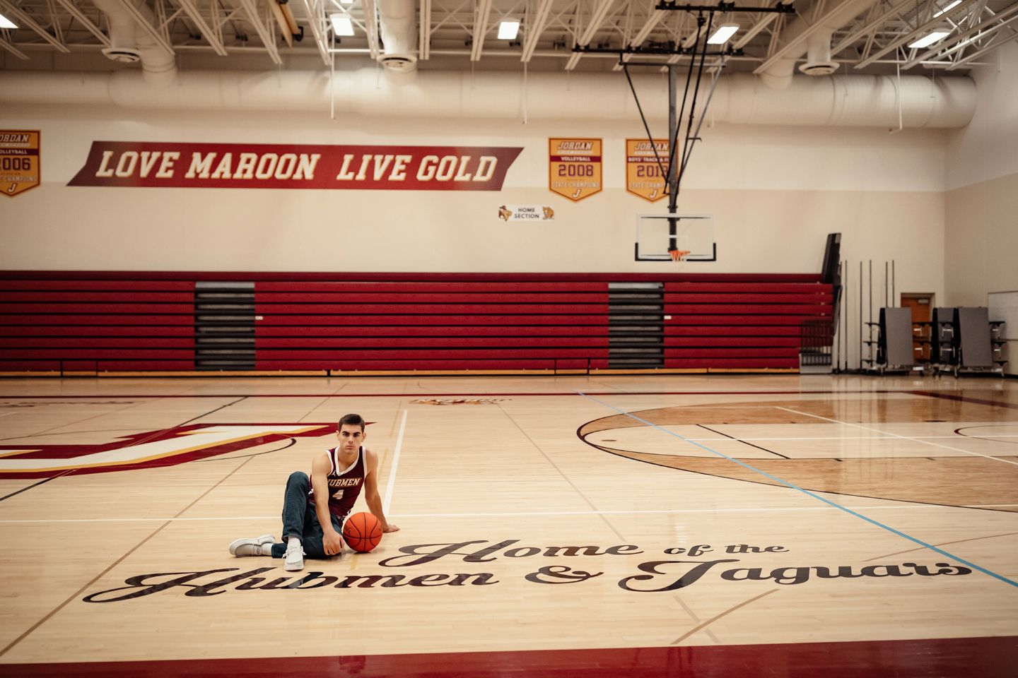 High school senior photography by Willow & Wren Photography in Jordan, Minnesota. Minnesota high school sports photography.