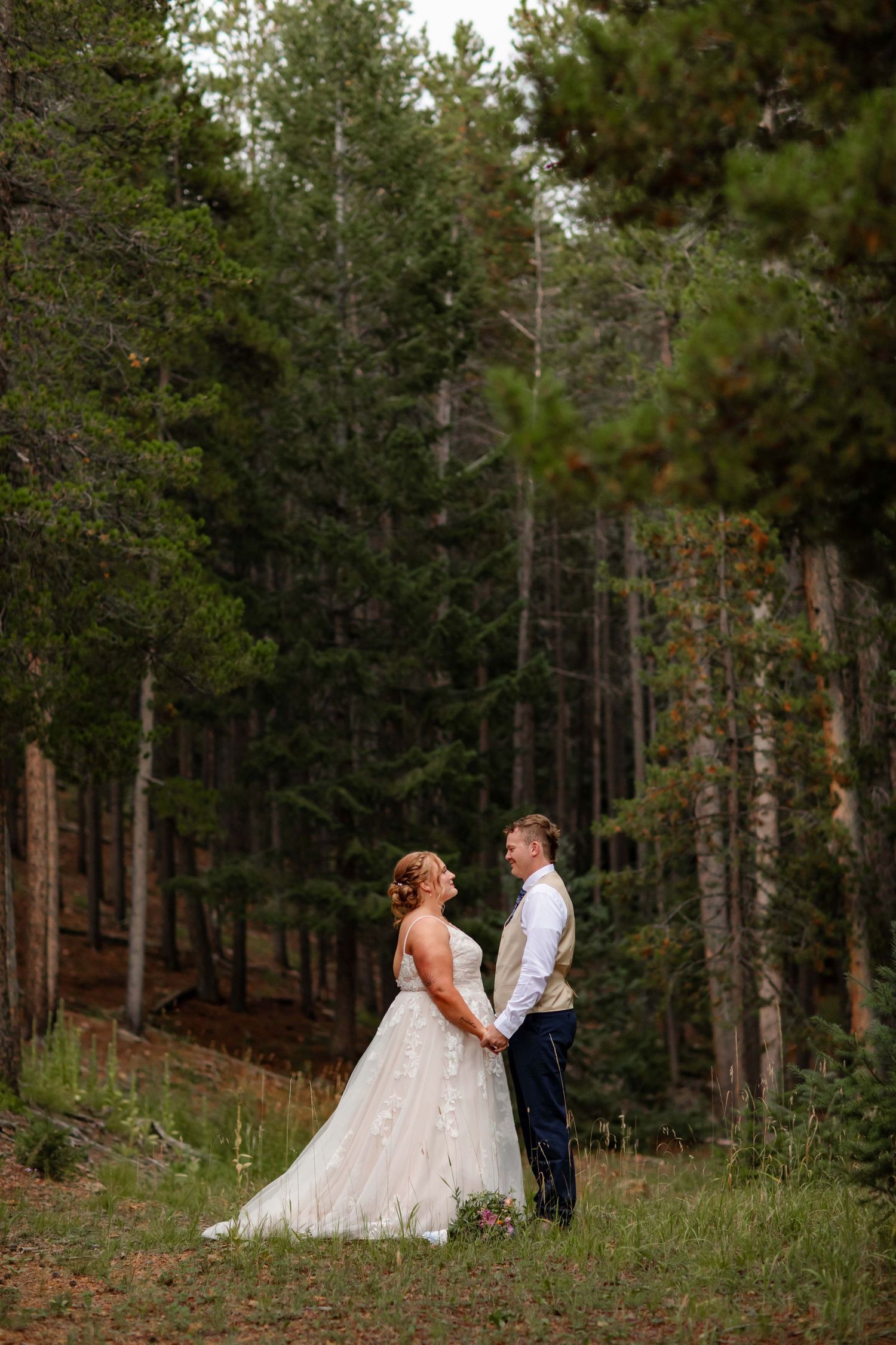 Willow & Wren Photography destination wedding in Colorado. Mountain wedding photography. Destination Wedding.