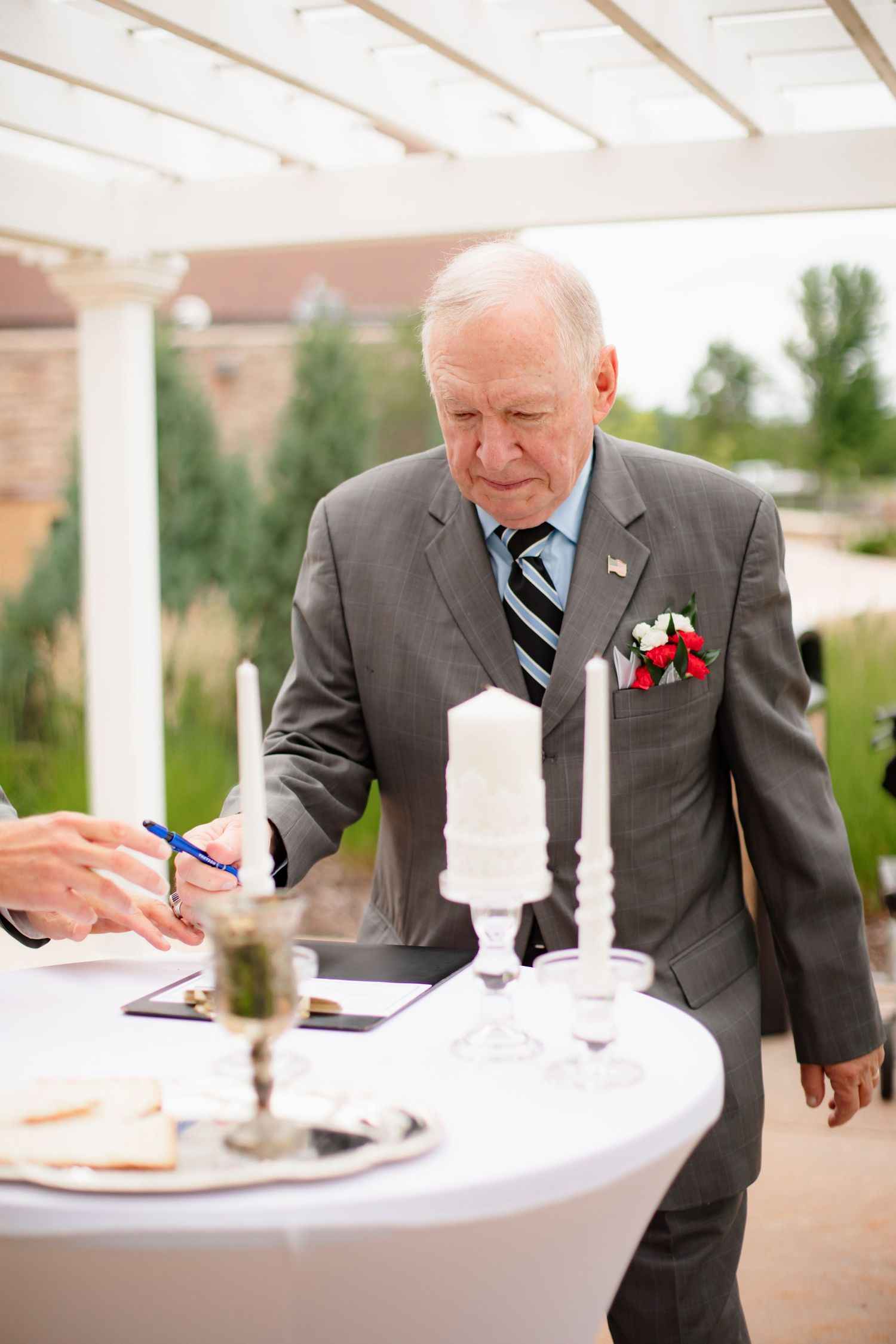 Willow & Wren Photography. Small intimate wedding photography in Eden Prairie, Minnesota.