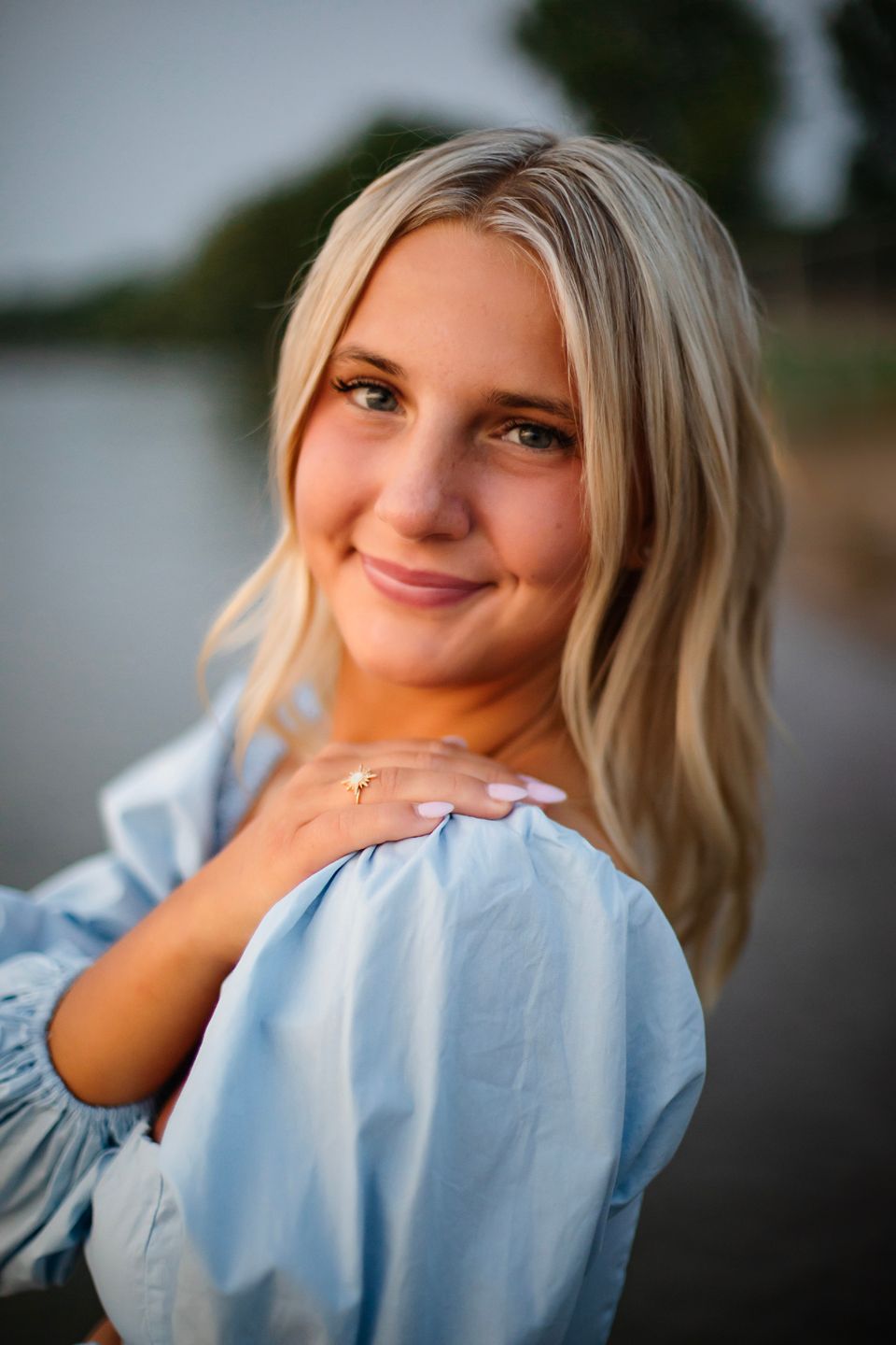 High school senior photography by Willow & Wren Photography in Waconia, Minnesota.  Waconia Minnesota High School Photography. Lake Waconia.