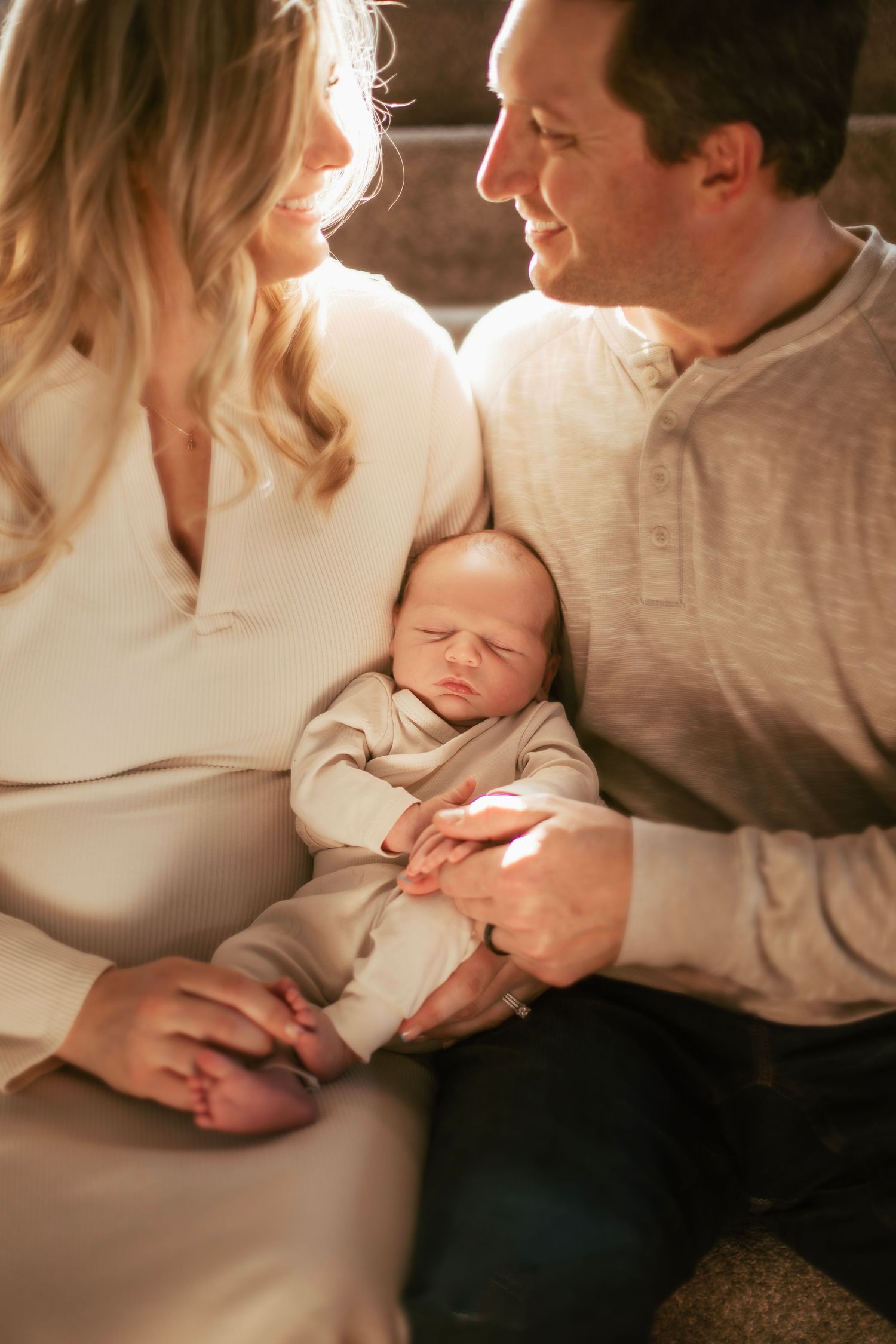 Carver, Minnesota in home family and newborn photography with Willow & Wren Photography.