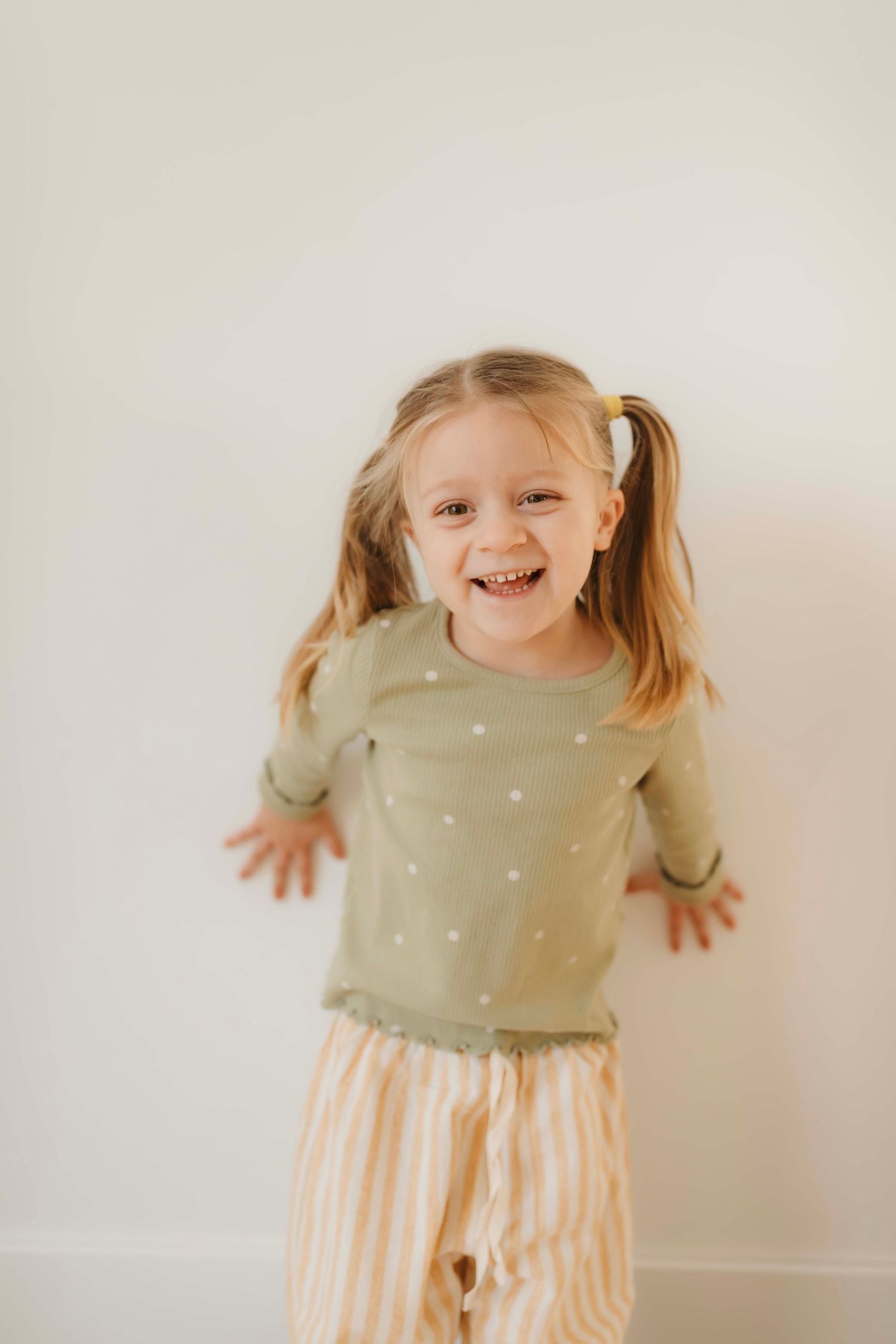 Simple portraits with Willow & Wren Photography in her home studio in Chaska, Minnesota