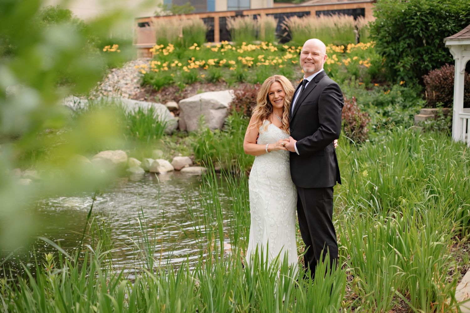 Willow & Wren Photography. Small intimate wedding photography in Eden Prairie, Minnesota.