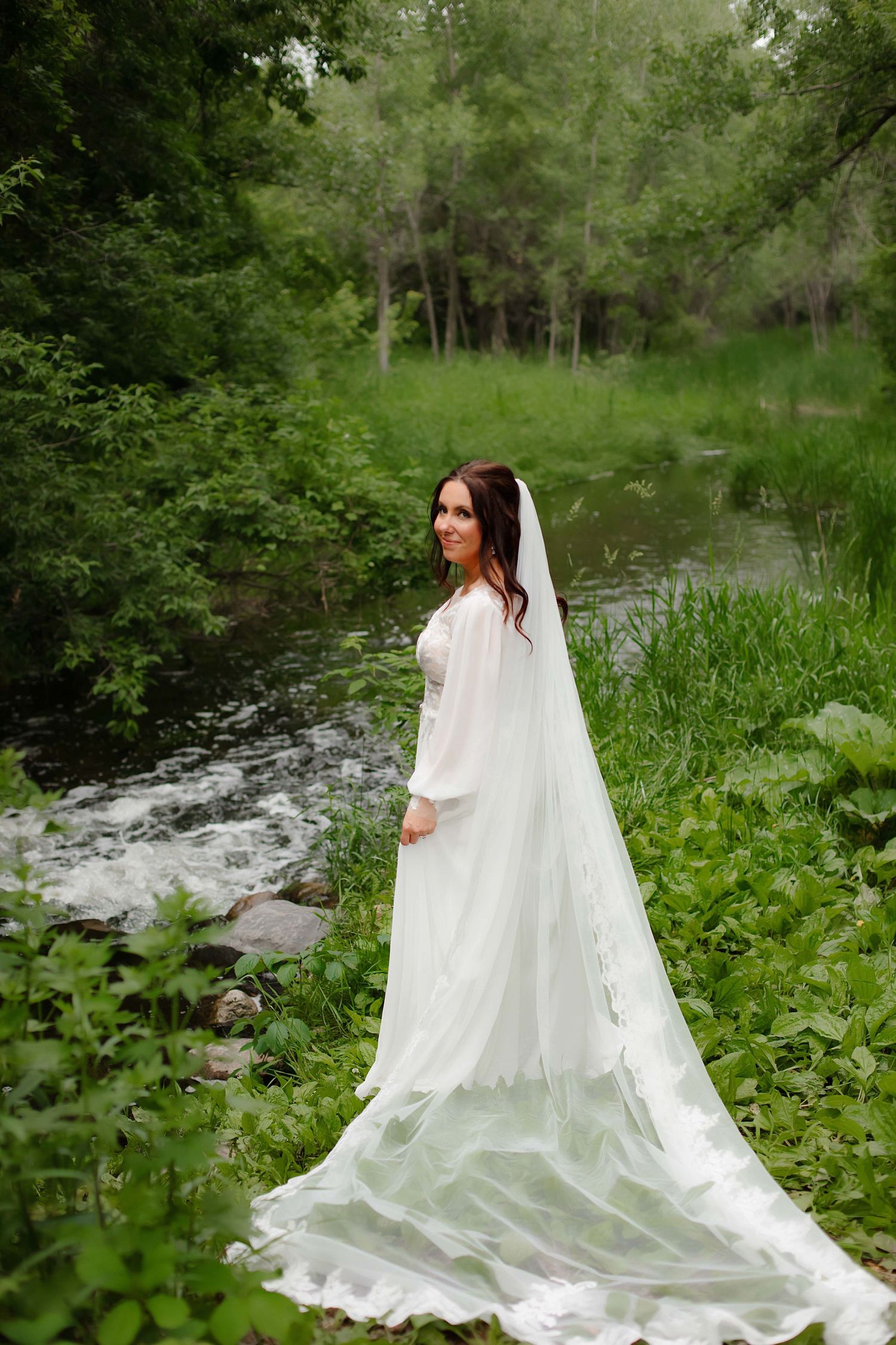 Alexandria, Minnesota Wedding Photography  by Willow & Wren Photography.  Bridal photography.