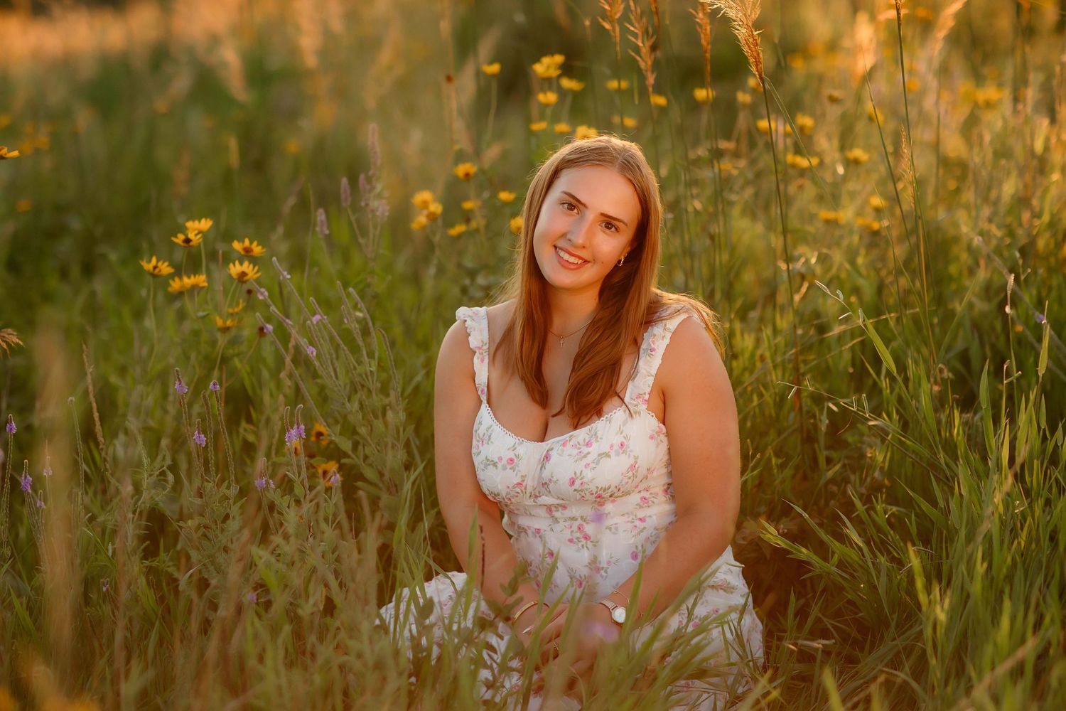 Golden hour high school senior portraits with Willow & Wren Photography, Carver Minnesota.