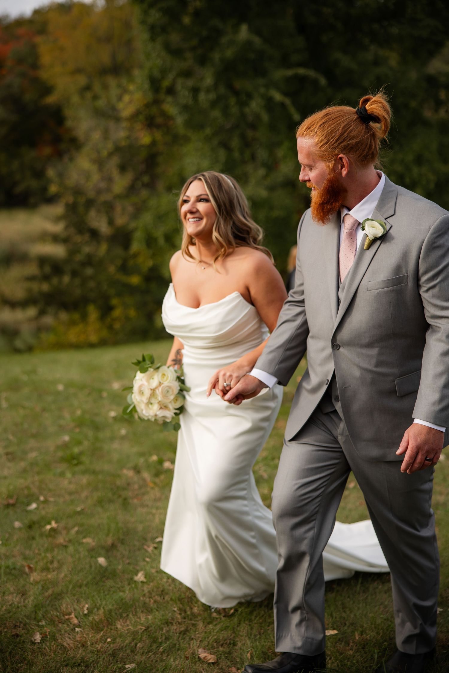 Newlywed couple. Victoria, Minnesota Wedding Photography  by Willow & Wren Photography.  Parley Lake Winery wedding.
