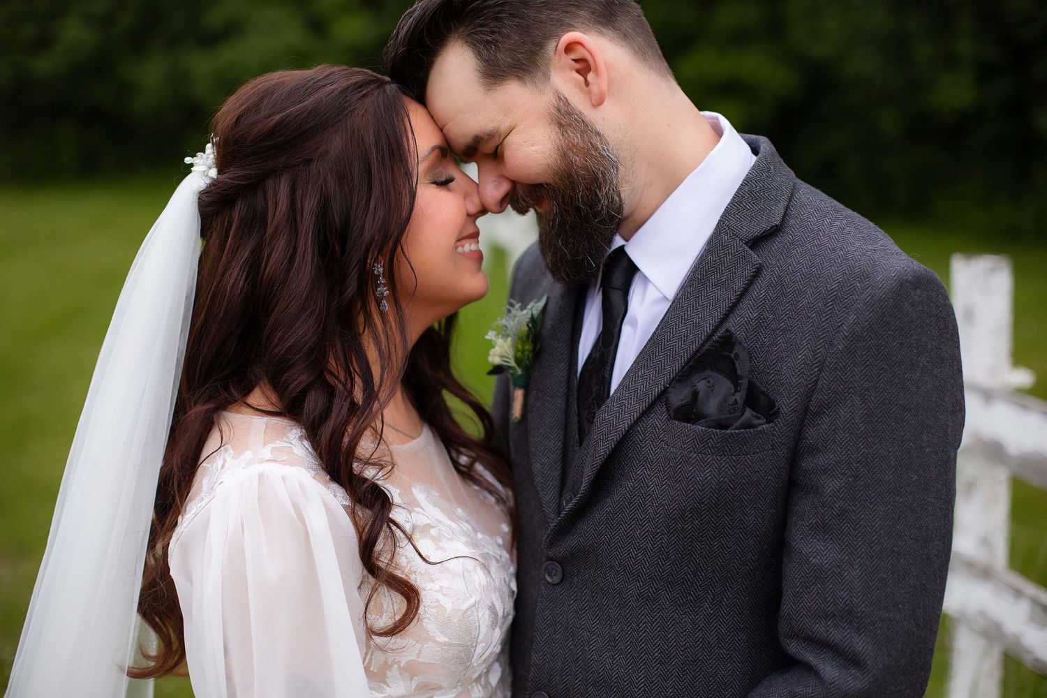 Newlywed couple. Alexandria, Minnesota Wedding Photography  by Willow & Wren Photography.  Intimate and small wedding photography.