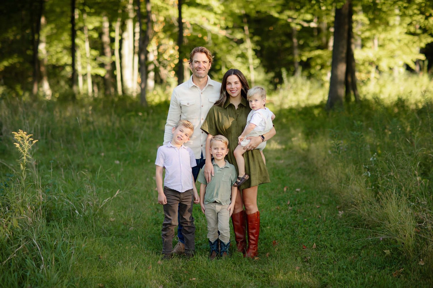 Family photography portraits in Medina, Minnesota by Willow & Wren Photography.