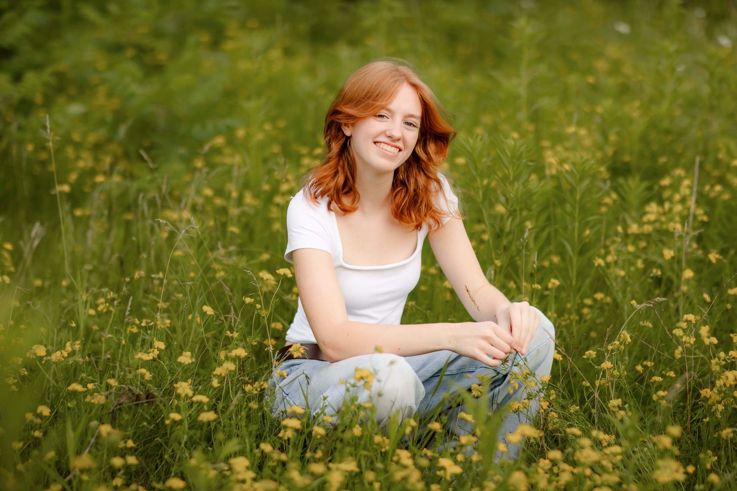 Chanhassen Minnesota High School senior photography with Willow & Wren Photography. Sunset and gold hour senior photos.  Wildflowers.