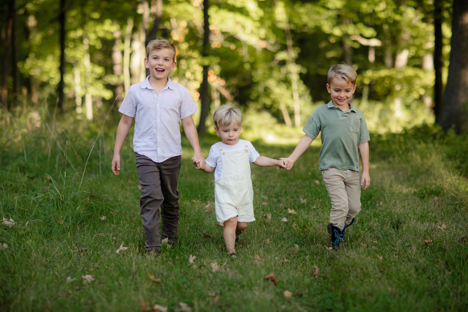 Family photography portraits in Medina, Minnesota by Willow & Wren Photography.