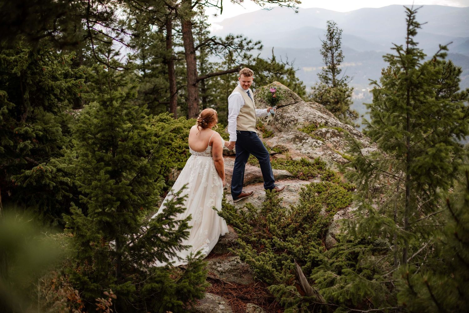 Willow & Wren Photography destination wedding in Colorado. Mountain wedding photography. Destination Wedding.
