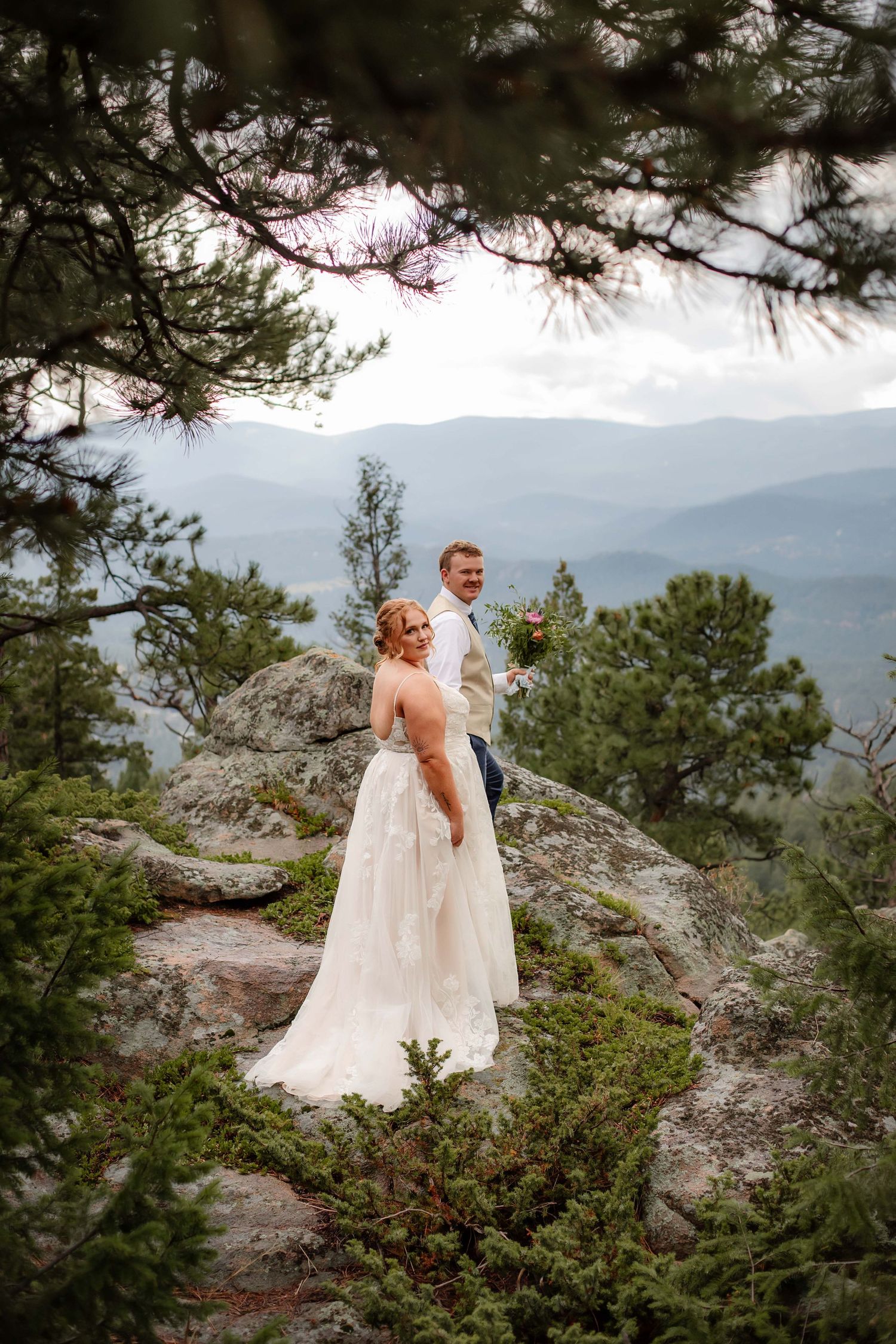 Willow & Wren Photography destination wedding in Colorado. Mountain wedding photography. Destination Wedding.