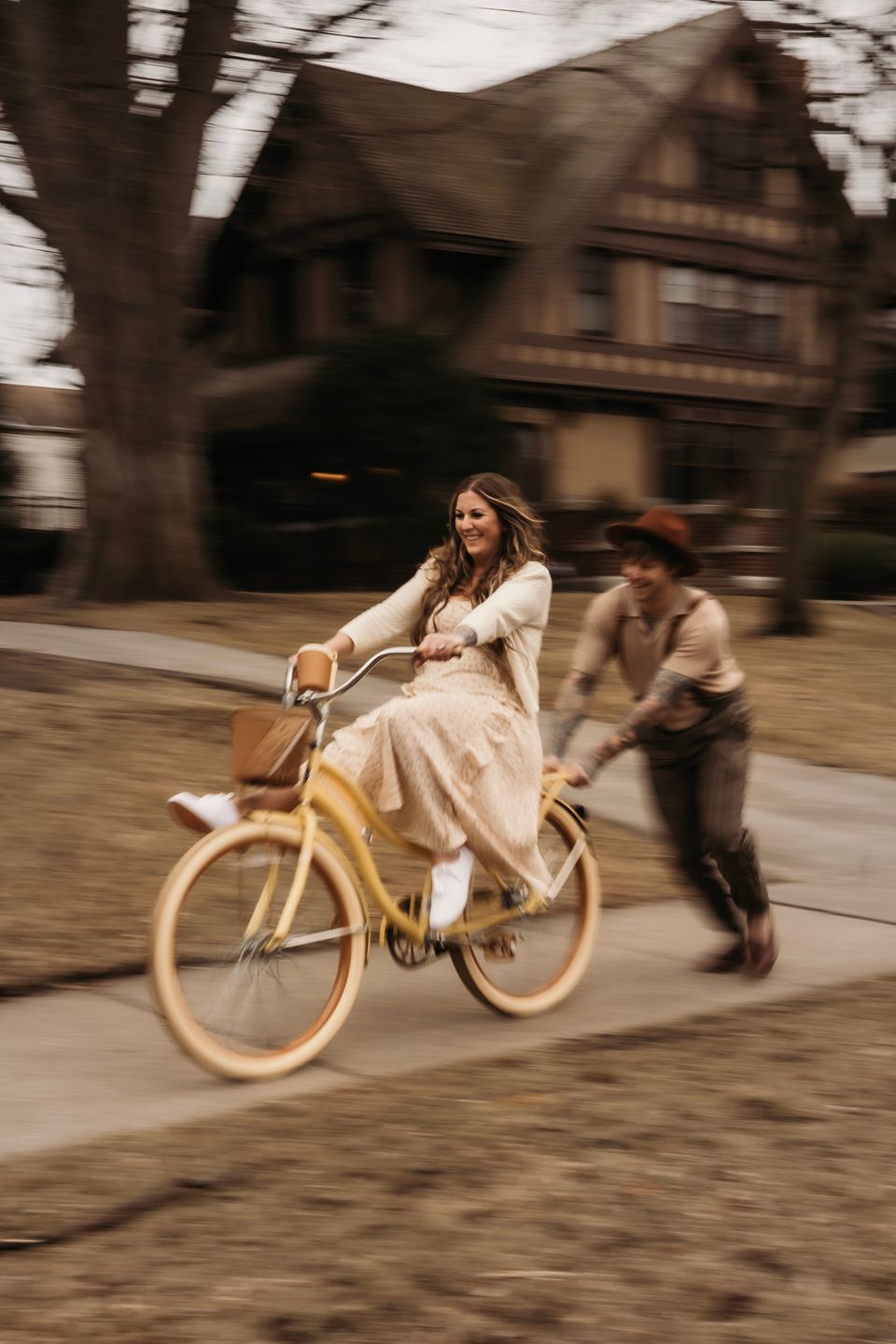 Vintage inspired couples shoot with Willow & Wren Photography in Minneapolis, Minnesota.