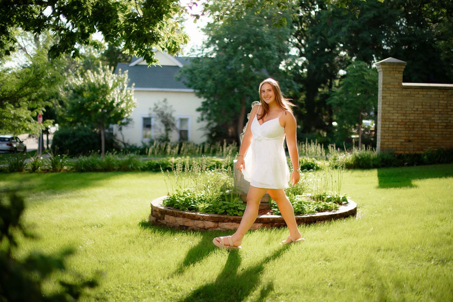 Minnesota High School Senior Photography with Willow & Wren Photography.  Downtown Chaska, Minnesota