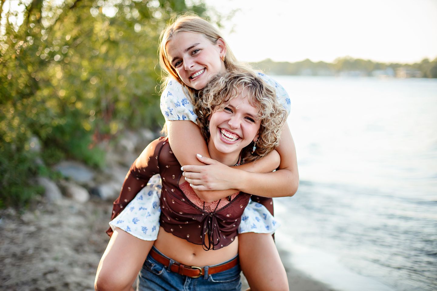 High school senior photography by Willow & Wren Photography in Minnetonka, Minnesota.
