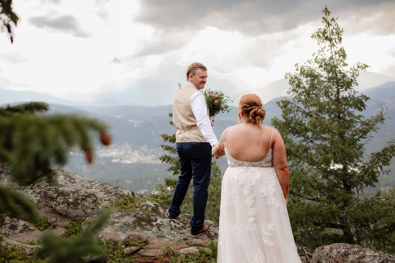 Willow & Wren Photography destination wedding in Colorado. Mountain wedding photography. Destination Wedding.