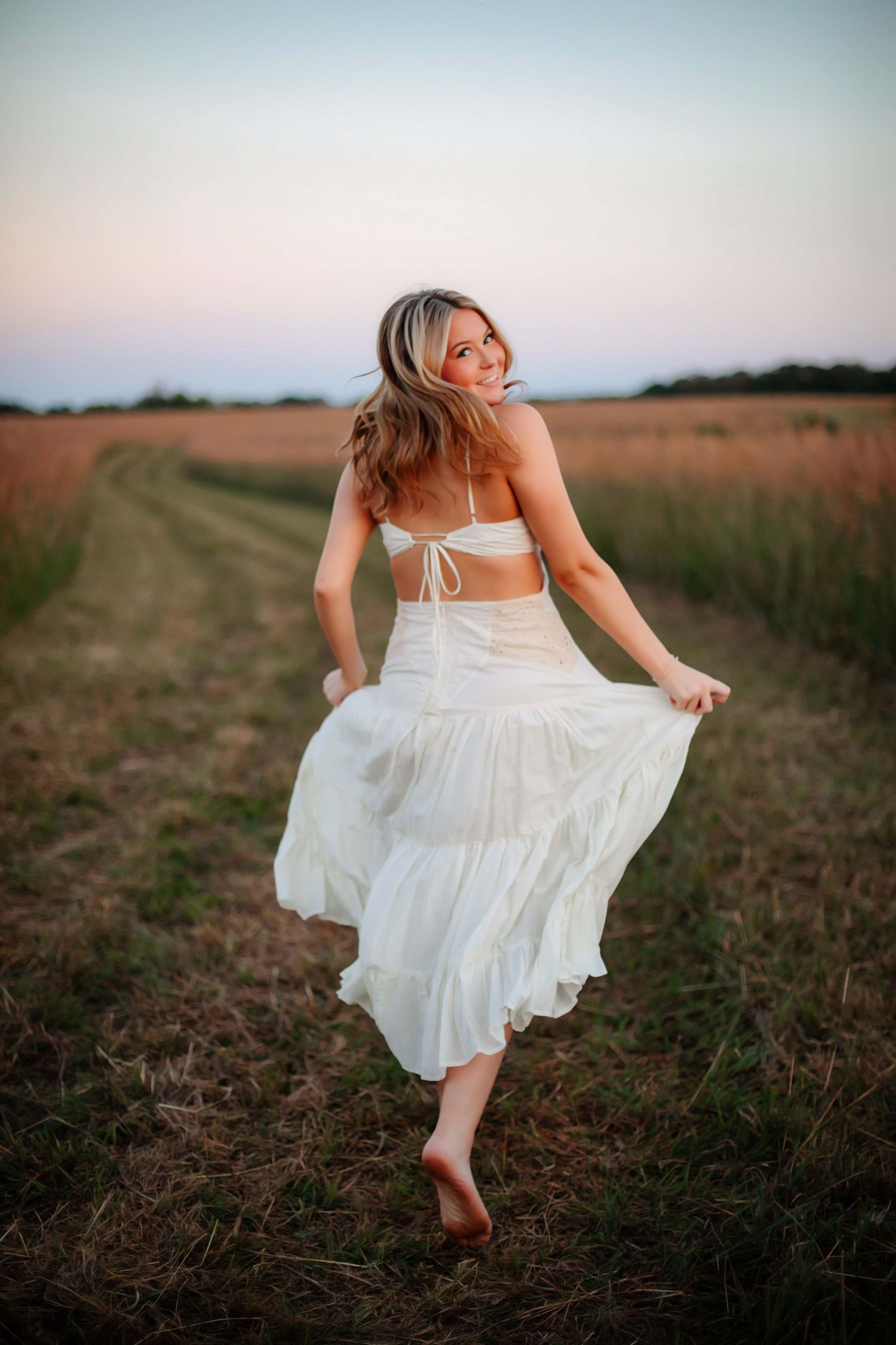Victoria Minnesota. High School Senior photography. Holy Family Catholic high school. Senior photography by Willow & Wren Photography.