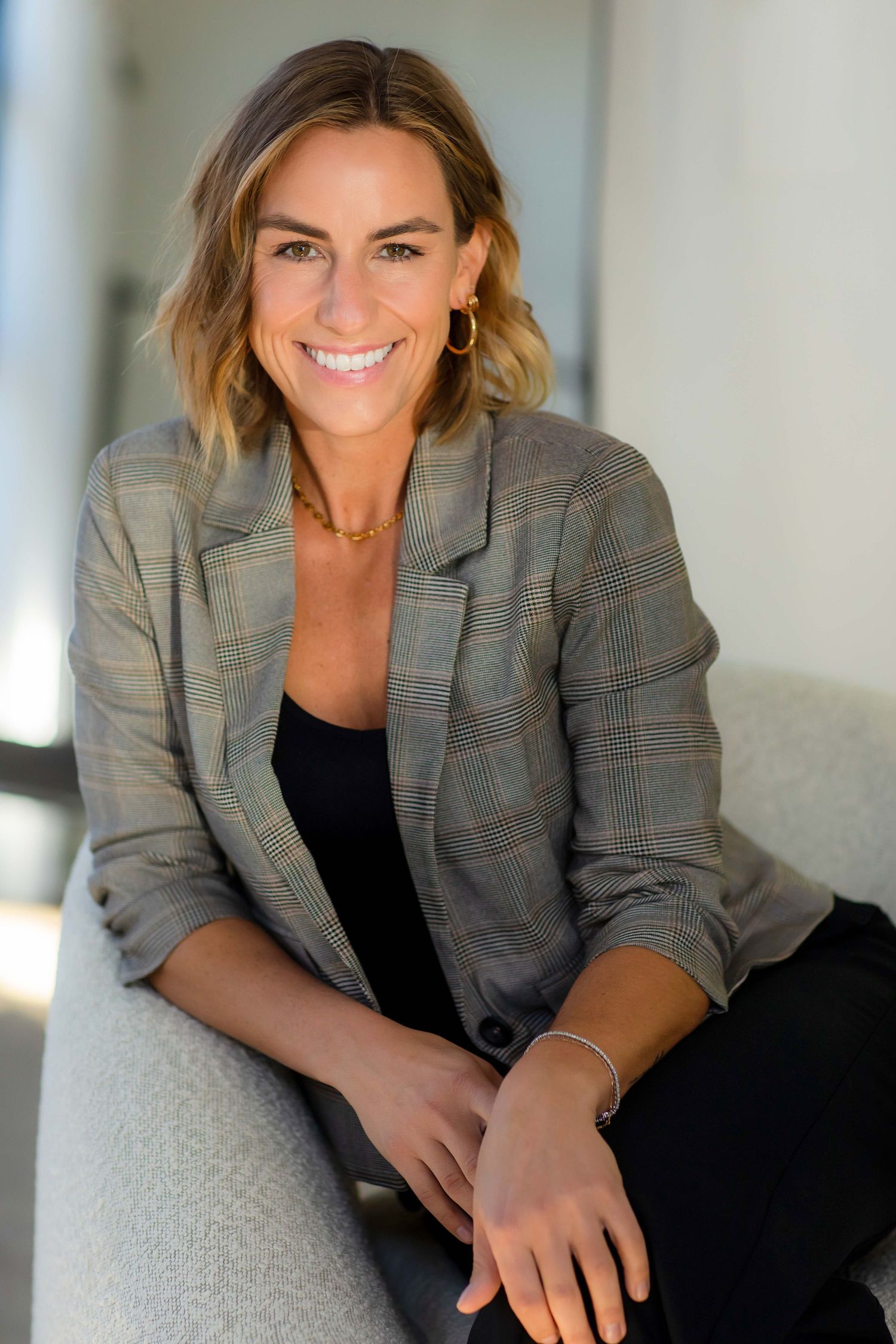 Professional businesswoman. Confident and clean business portraits by Willow & Wren Photography in Chaska, Minnesota.