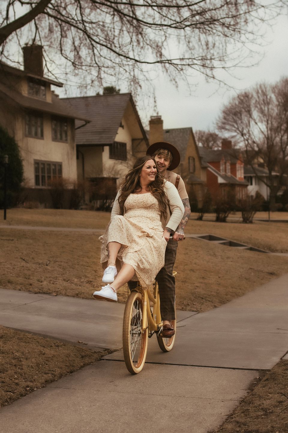 Vintage inspired couples shoot with Willow & Wren Photography in Minneapolis, Minnesota.