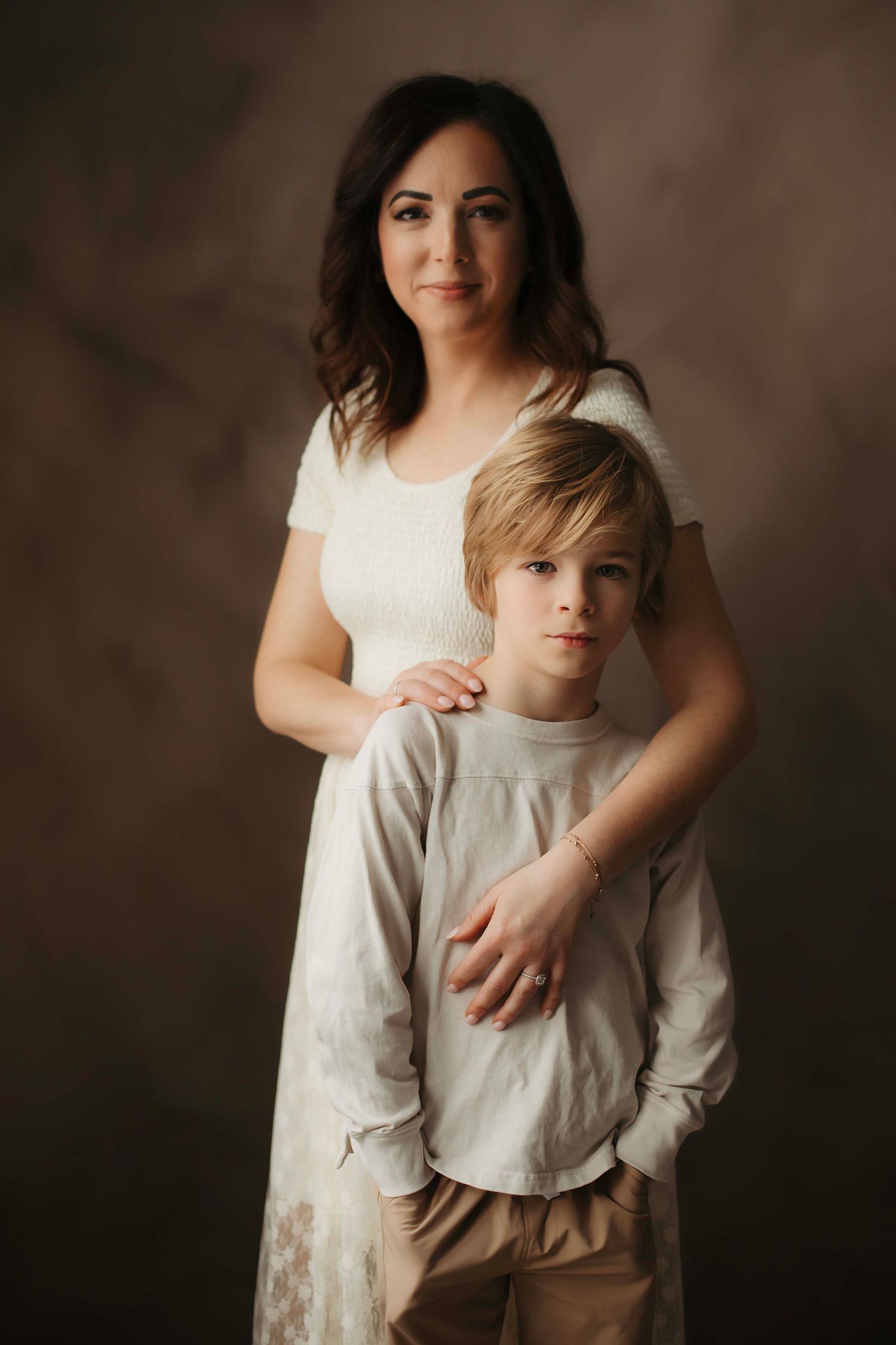 Willow & Wren Photography studio in Chaska, Minnesota. Portrait photography. Motherhood session.