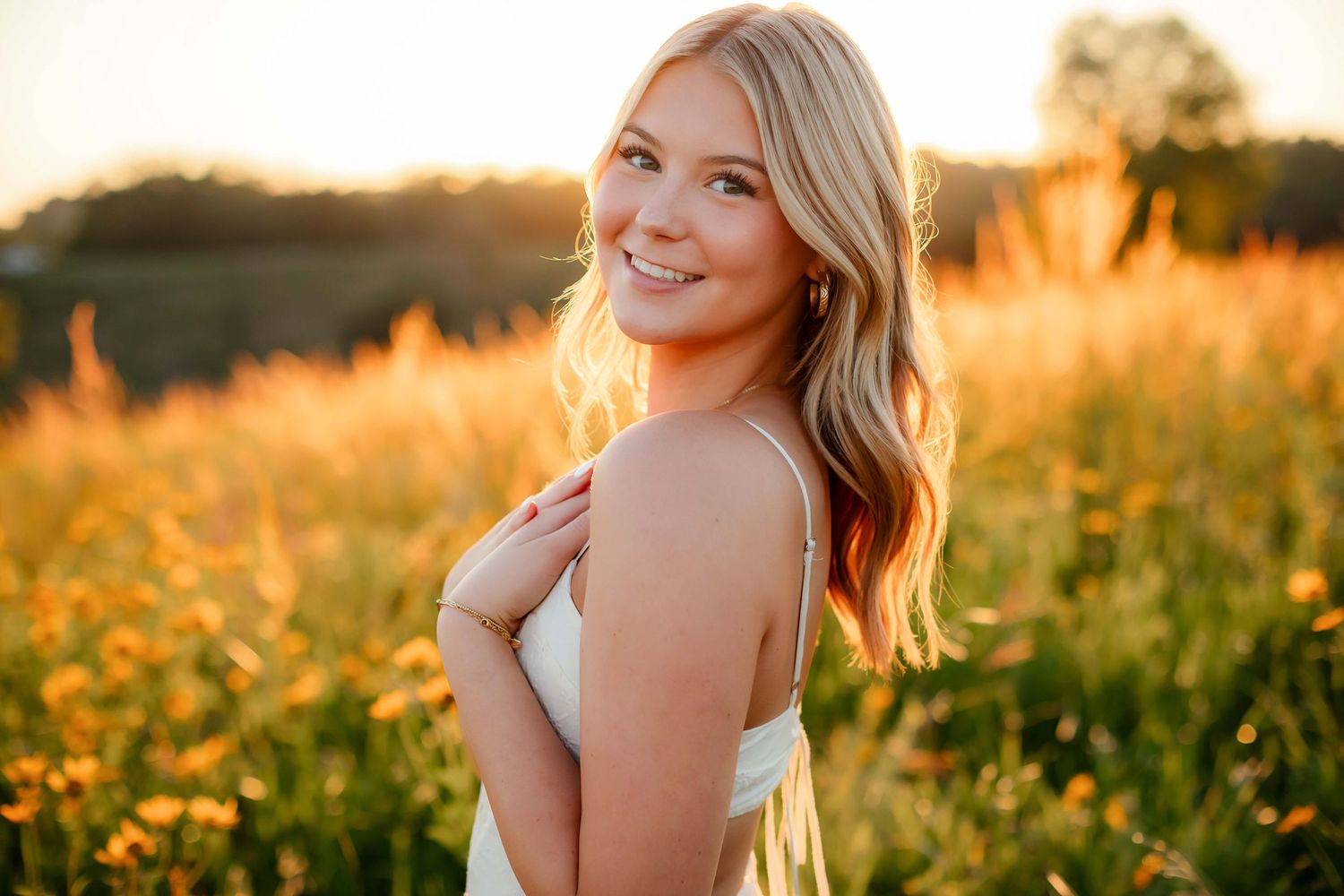 Victoria Minnesota. High School Senior photography. Holy Family Catholic high school. Senior photography by Willow & Wren Photography.