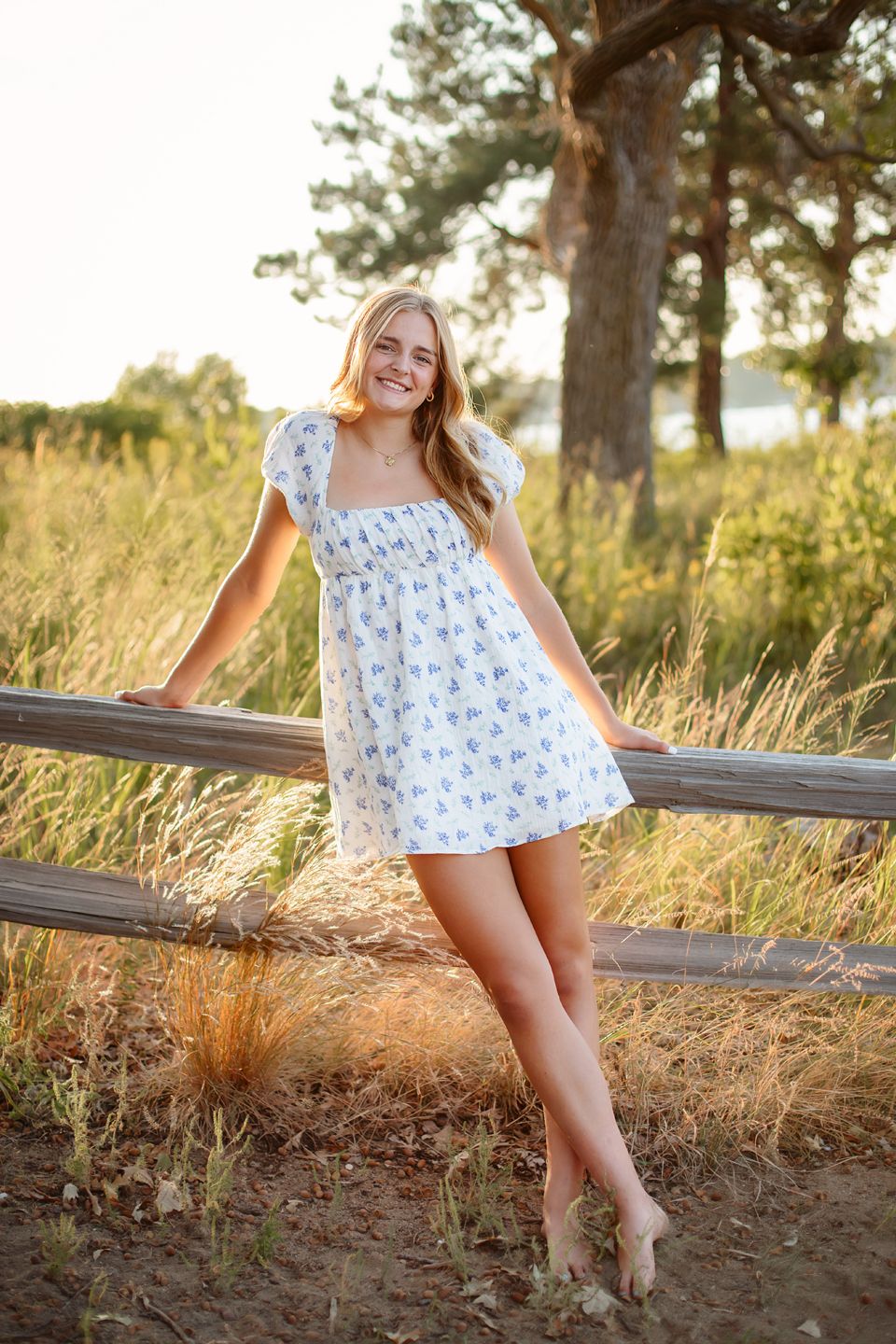 High school senior photography by Willow & Wren Photography in Minnetonka, Minnesota.