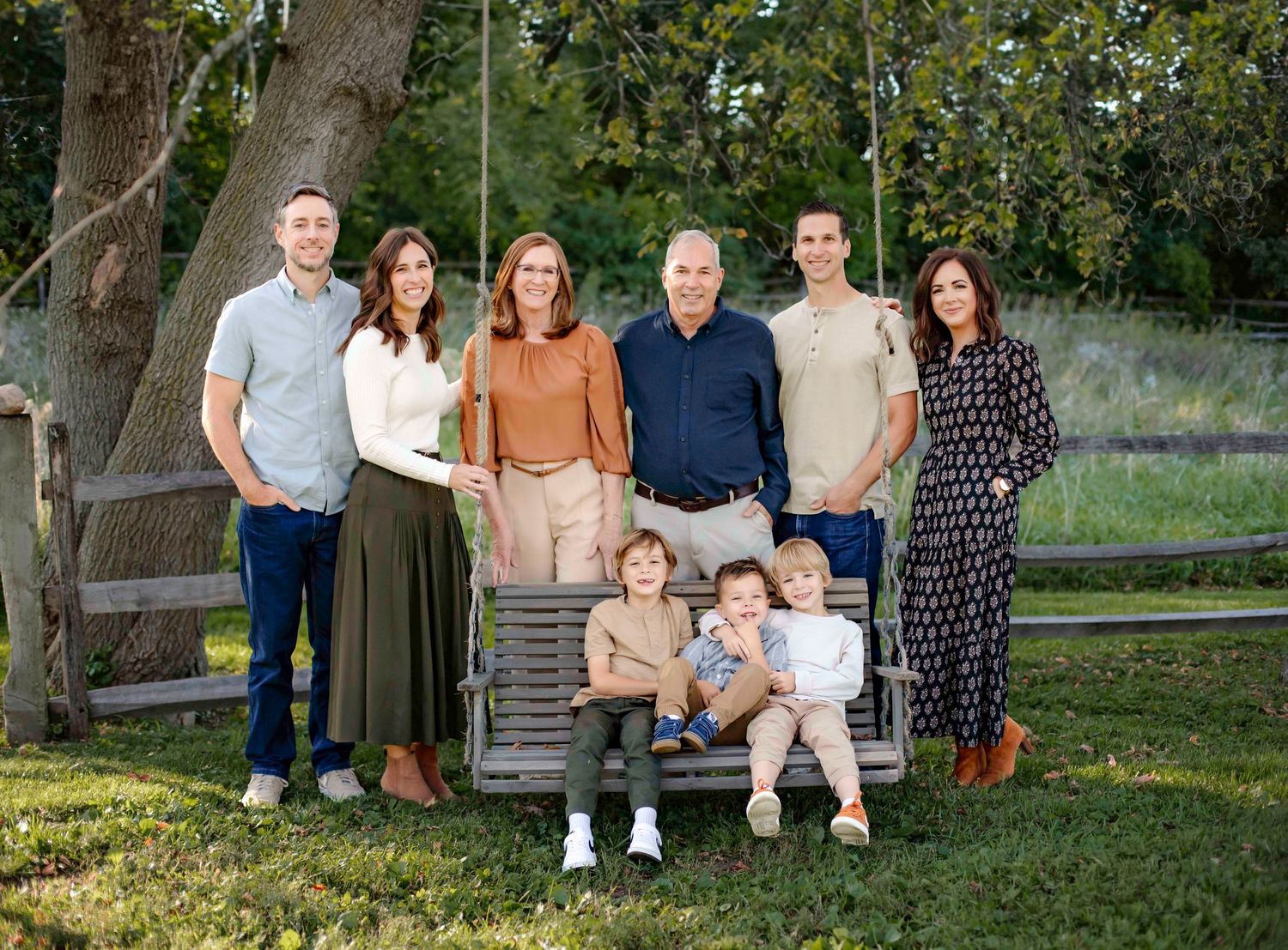 Medina, Minnesota  family portraits with Willow & Wren Photography.