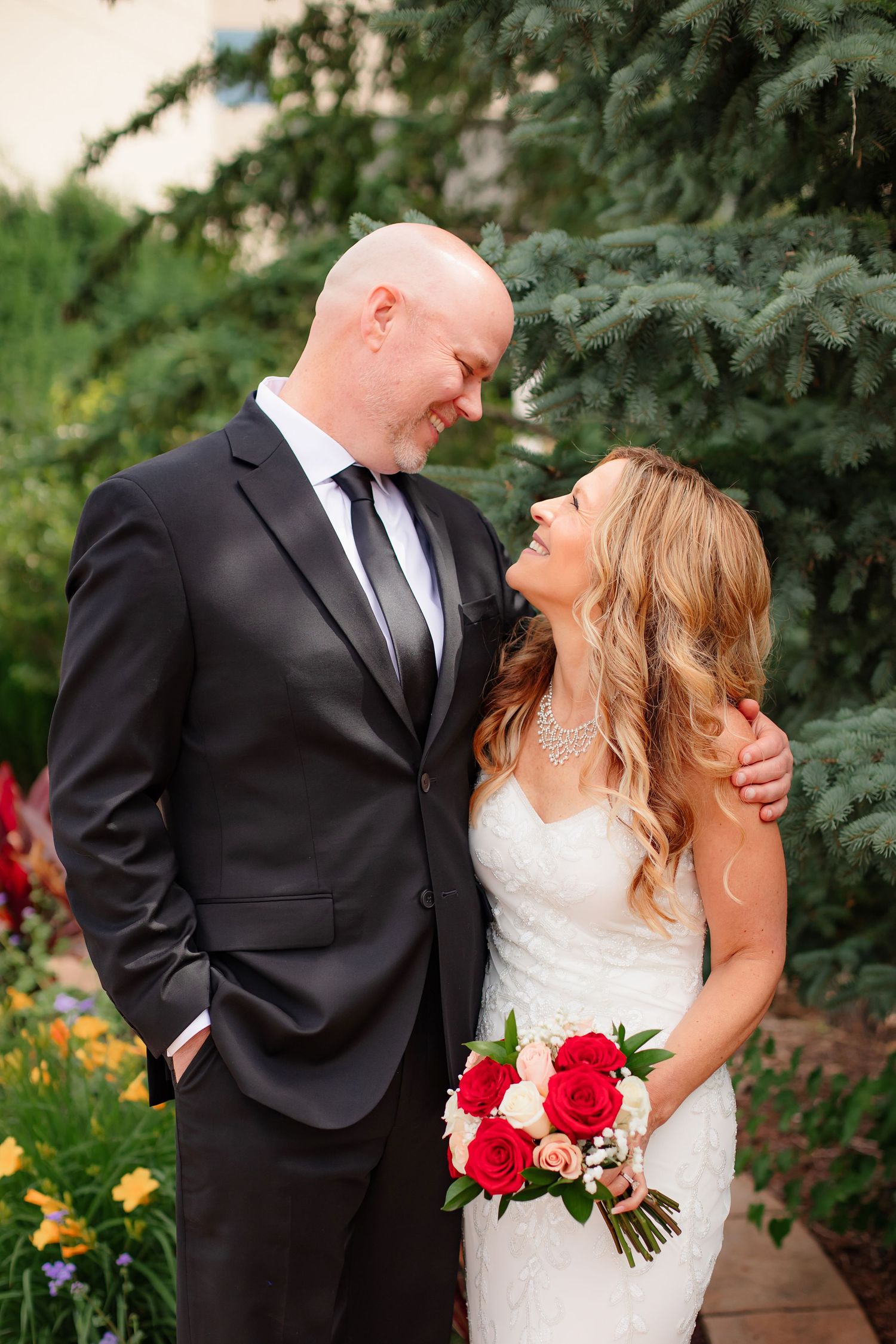 Willow & Wren Photography. Small intimate wedding photography in Eden Prairie, Minnesota.