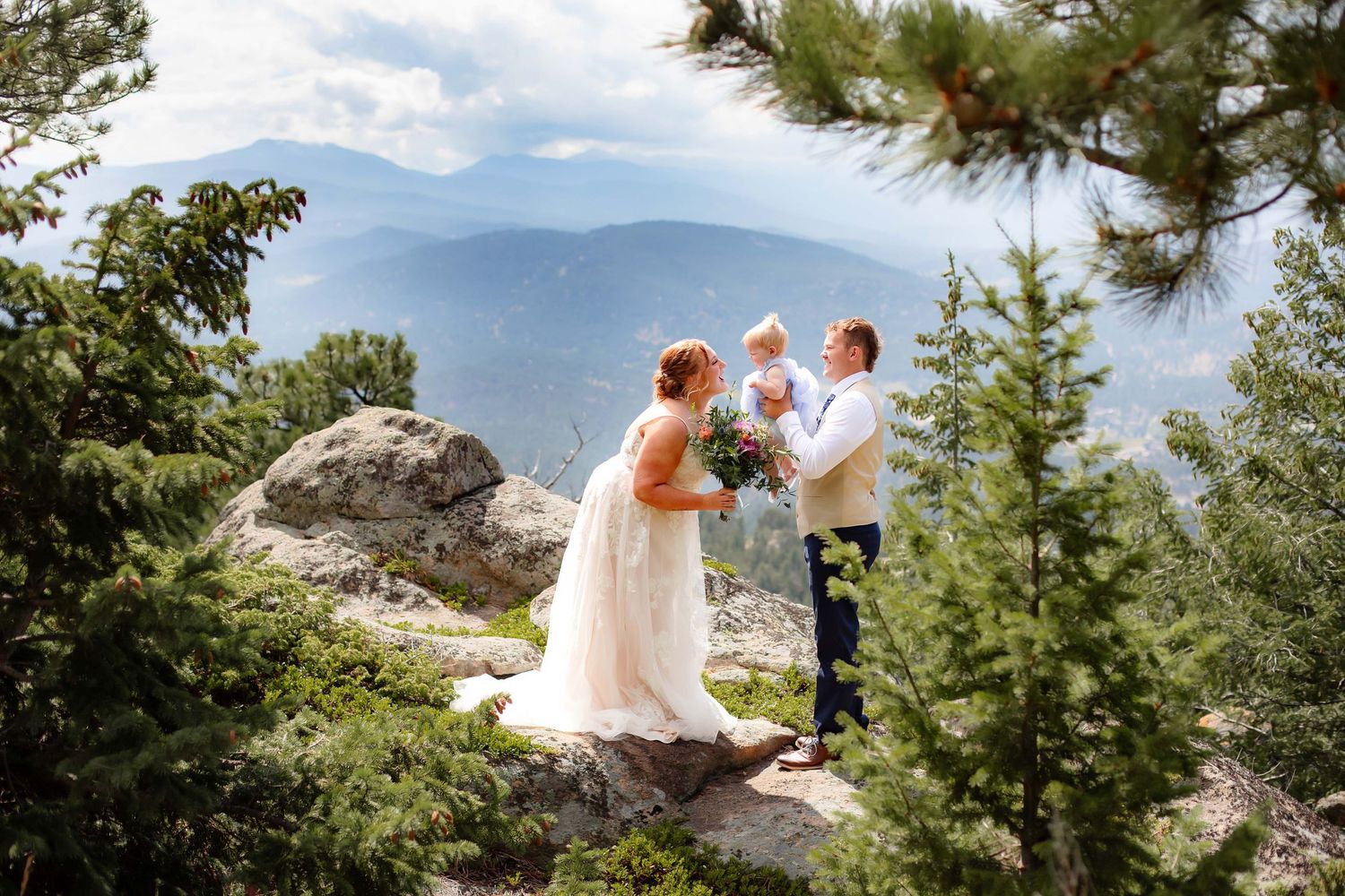 Willow & Wren Photography destination wedding in Colorado. Mountain wedding photography. Destination Wedding.