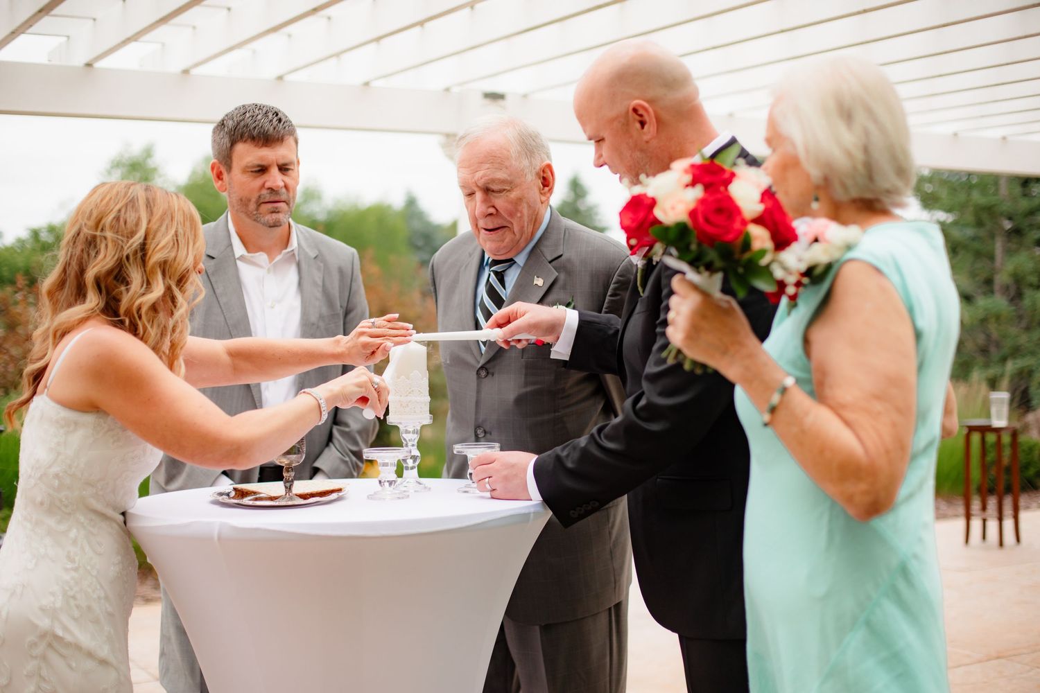 Willow & Wren Photography. Small intimate wedding photography in Eden Prairie, Minnesota.