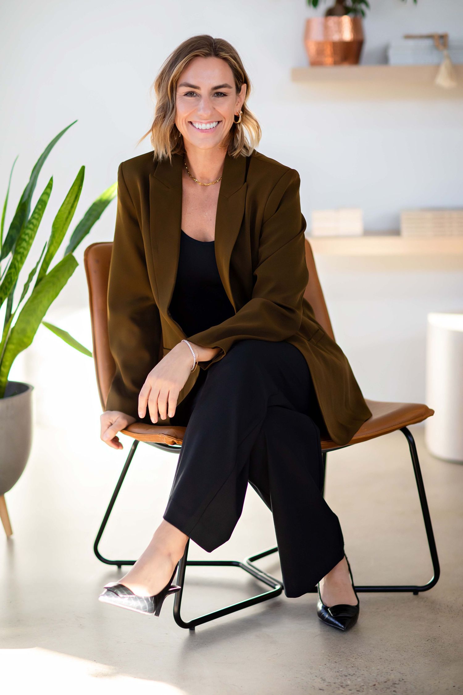 Professional businesswoman. Confident and clean business portraits by Willow & Wren Photography in Chaska, Minnesota.
