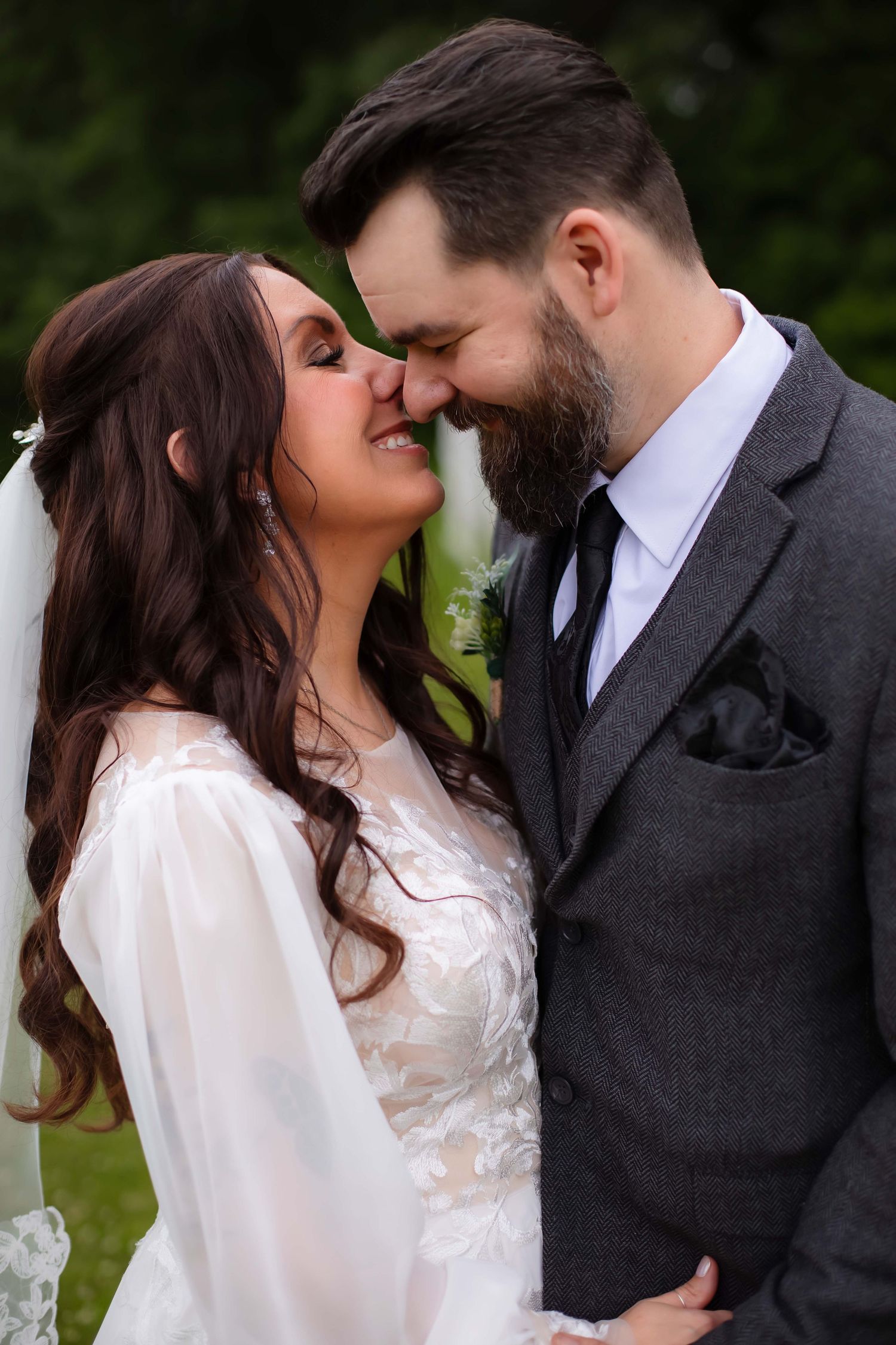 Newlywed couple. Alexandria, Minnesota Wedding Photography  by Willow & Wren Photography.  Intimate and small wedding photography.