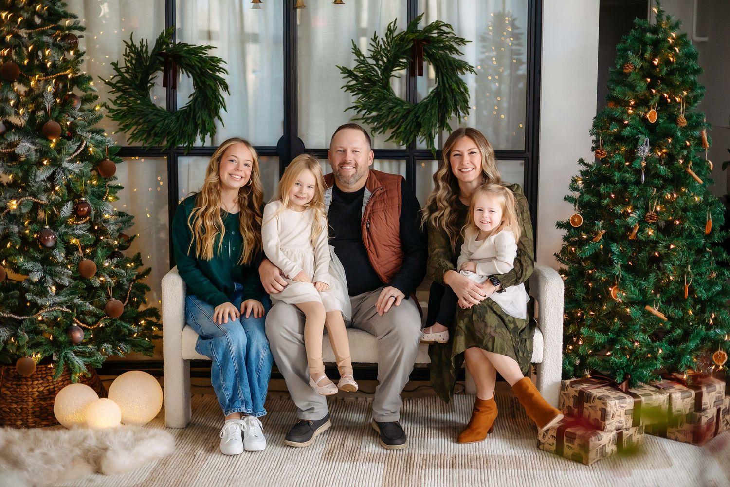 Christmas mini sessions with Willow & Wren Photography in Chaska, MN