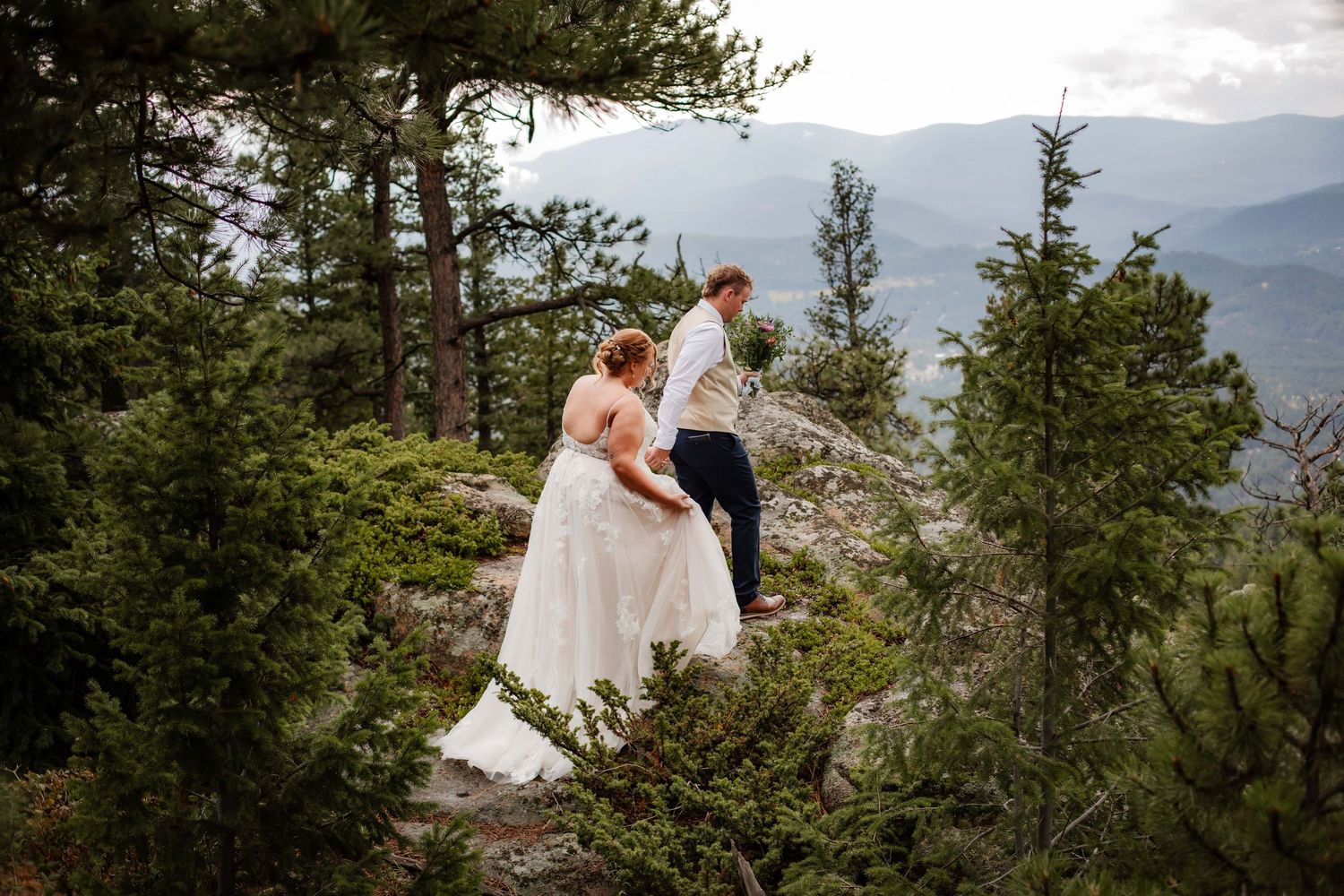 Willow & Wren Photography destination wedding in Colorado. Mountain wedding photography. Destination Wedding.