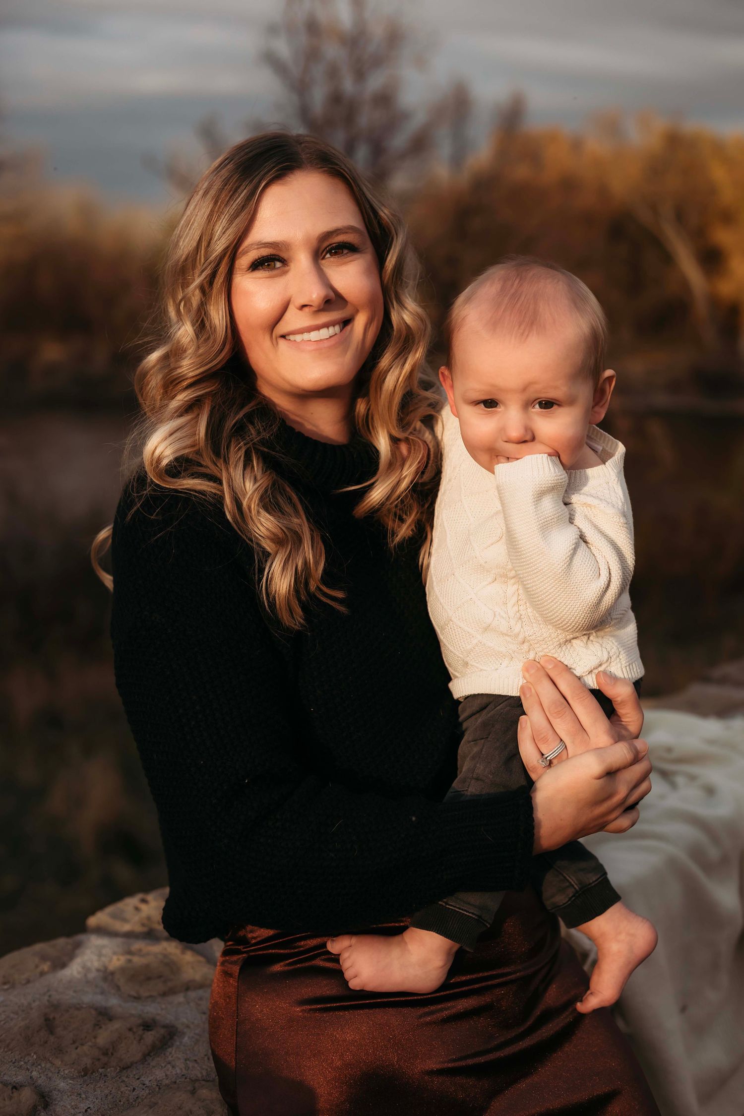 Fall Family photography with Willow & Wren Photography. Shakopee Minnesota.