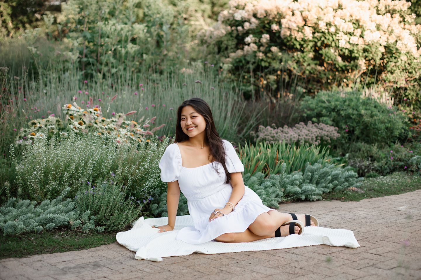 High school senior photography by Willow & Wren Photography in Minnetonka, Minnesota.