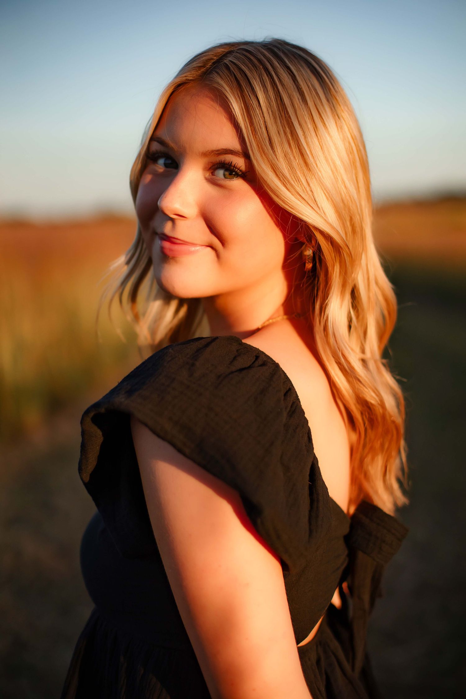 Victoria Minnesota. High School Senior photography. Holy Family Catholic high school. Senior photography by Willow & Wren Photography.