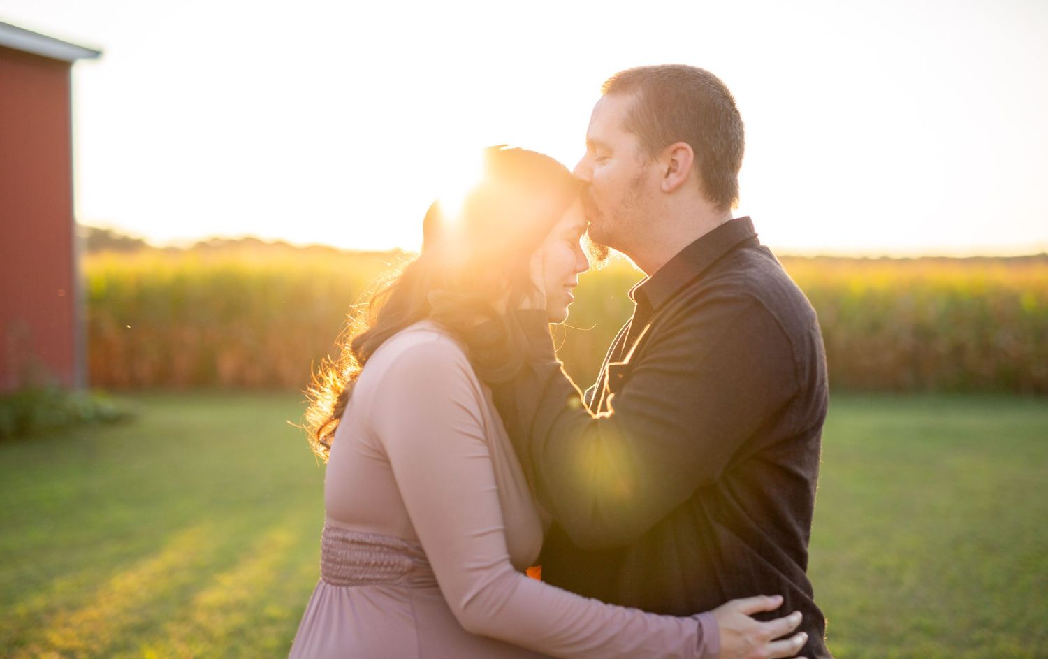 maternity photo shoot golden hour delmar delaware sussex county photography by ashley chance otter creek acres