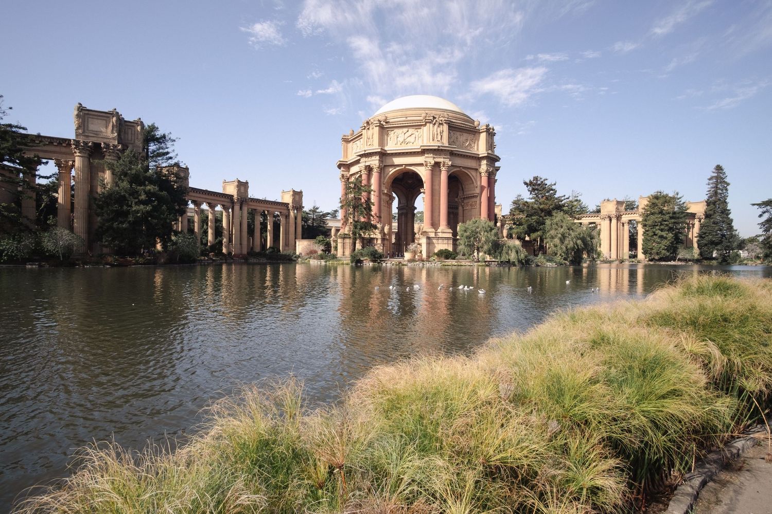Palace at fine arts in San Francisco, California. Portraits, engagements, maternity, family photos.