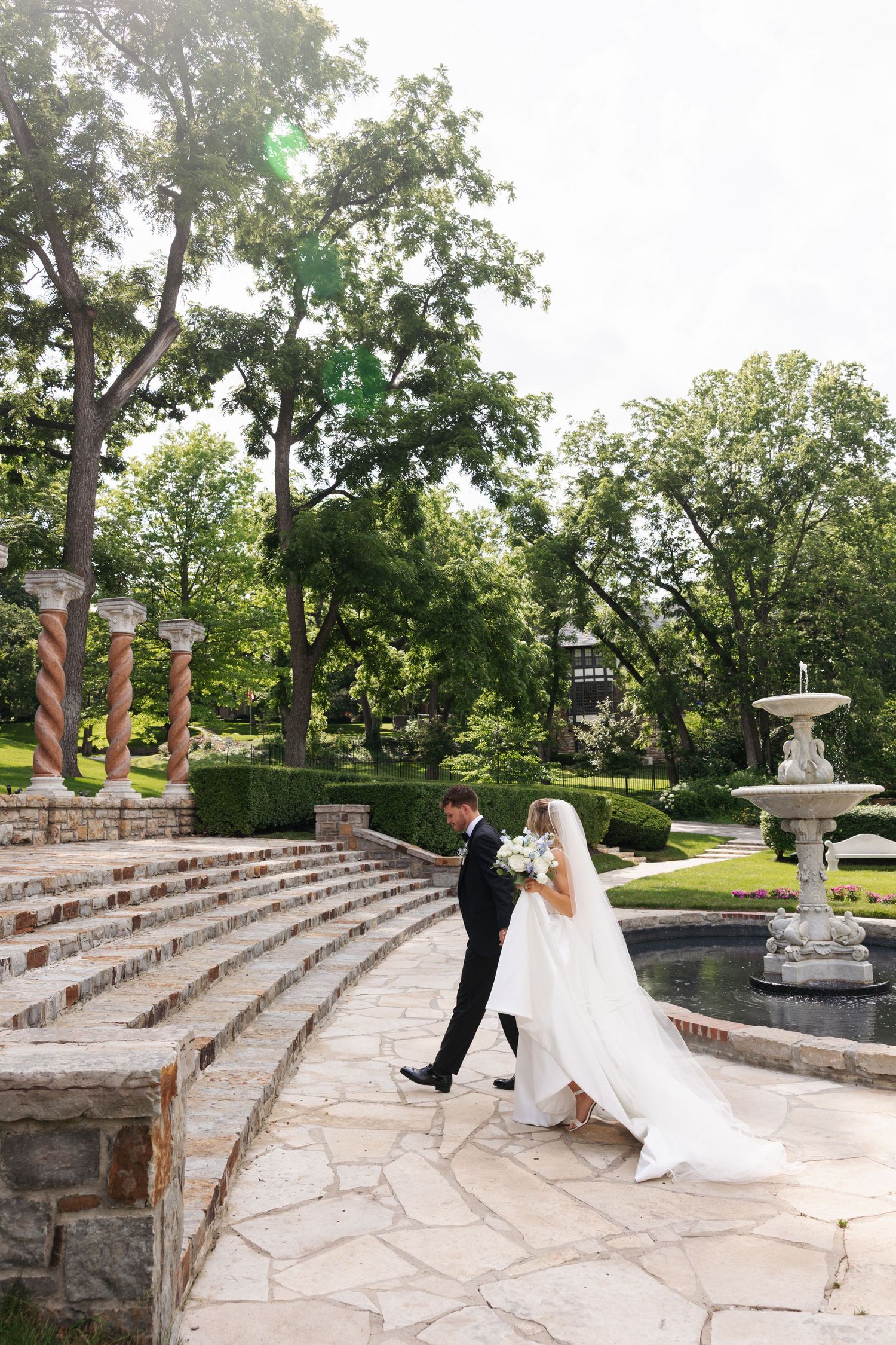 Kansas City Catholic Wedding Photographer Mission Hills Verona Columns Summer Photos