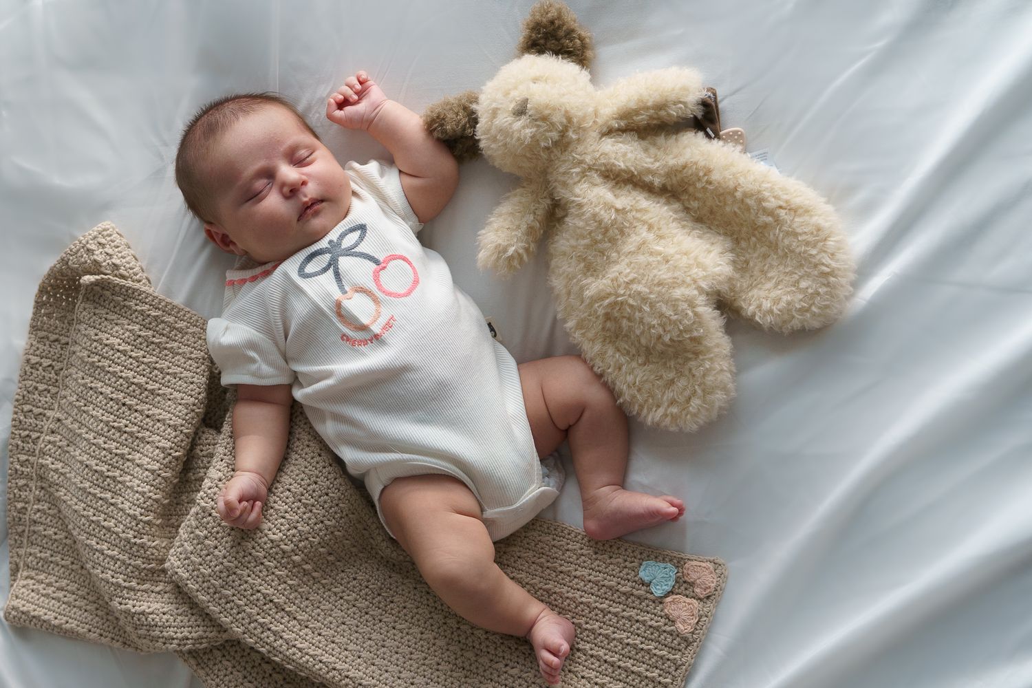 Lifestyle newborn photography in Waterloo Ontario with natural light
