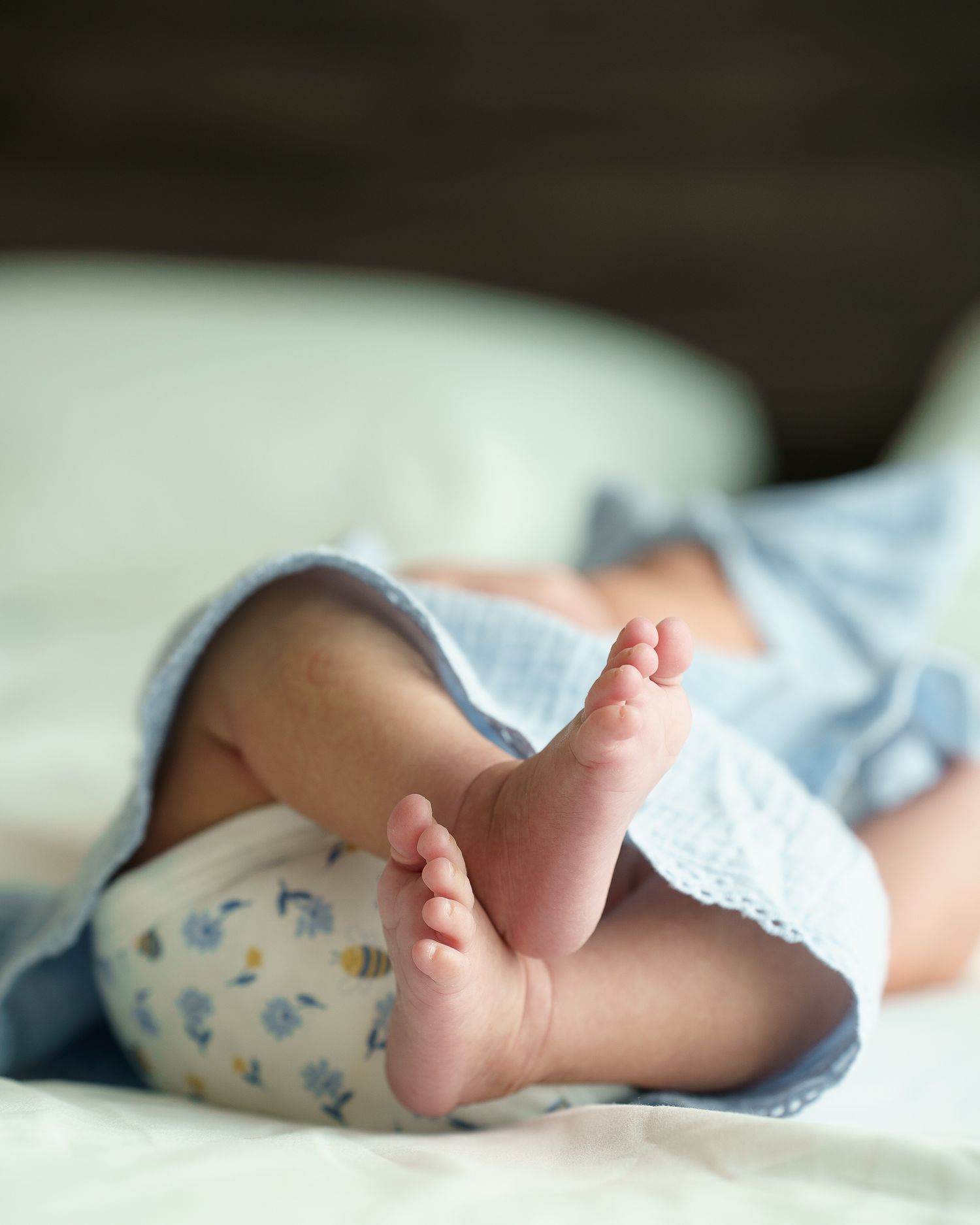 Lifestyle newborn photography in Waterloo Ontario with natural light