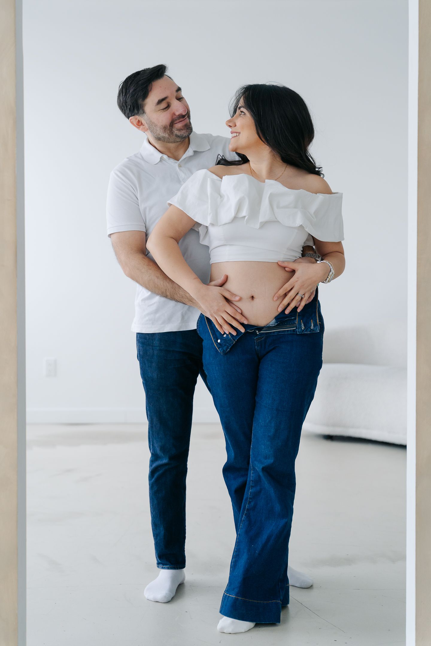 Pregnancy, Love, Studio
