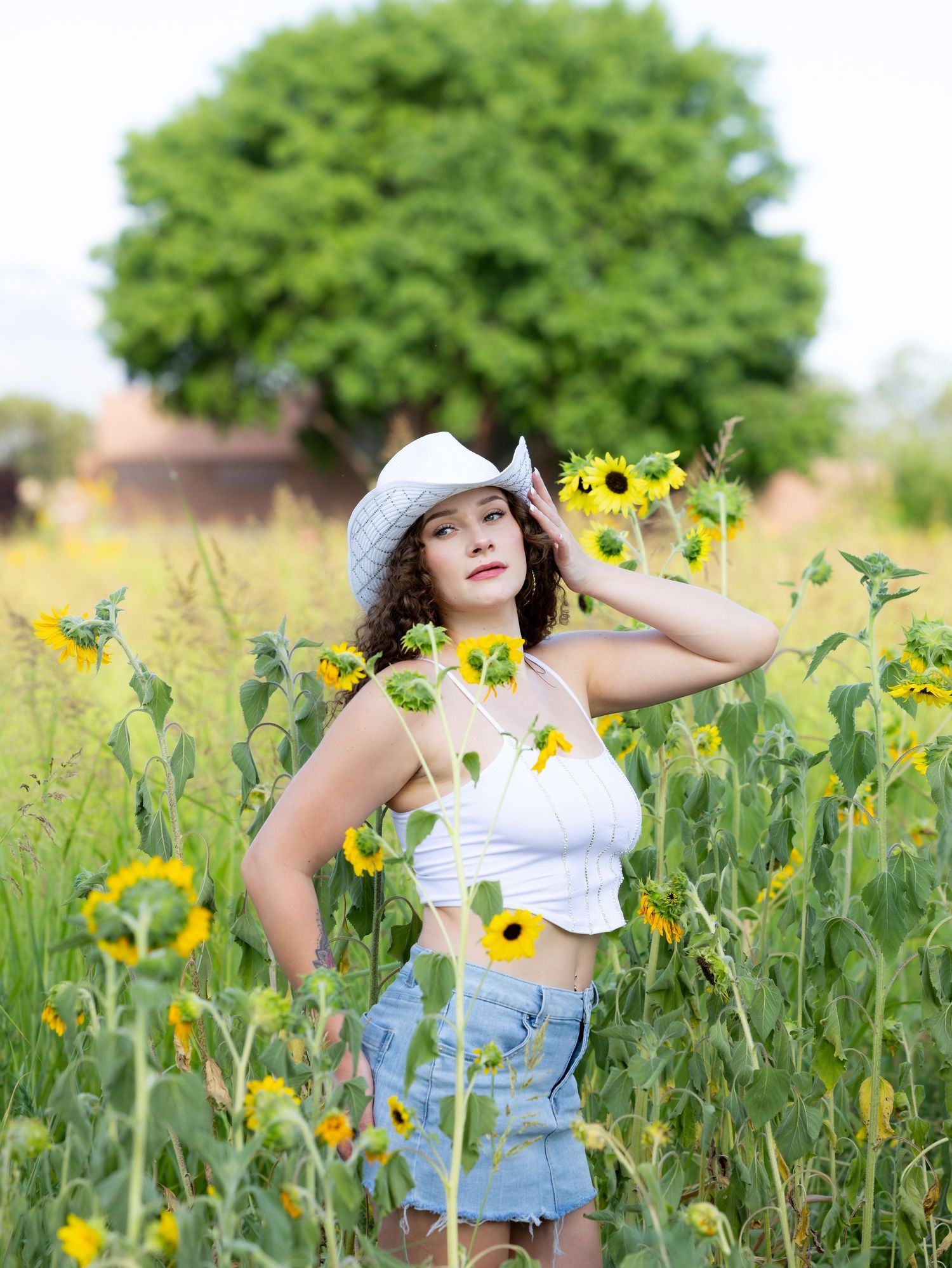 lady in cowboy hat