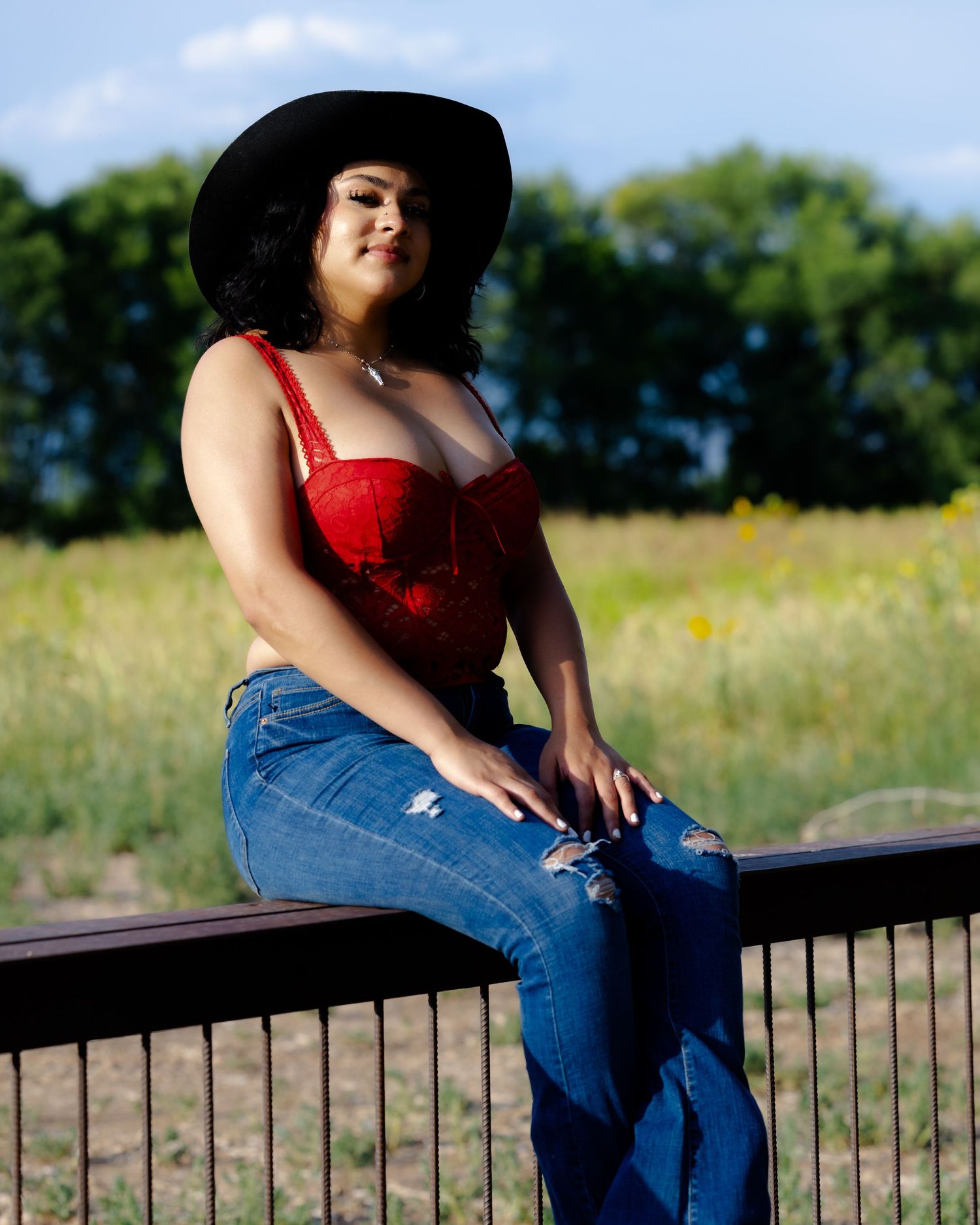 lady in cowboy hat
