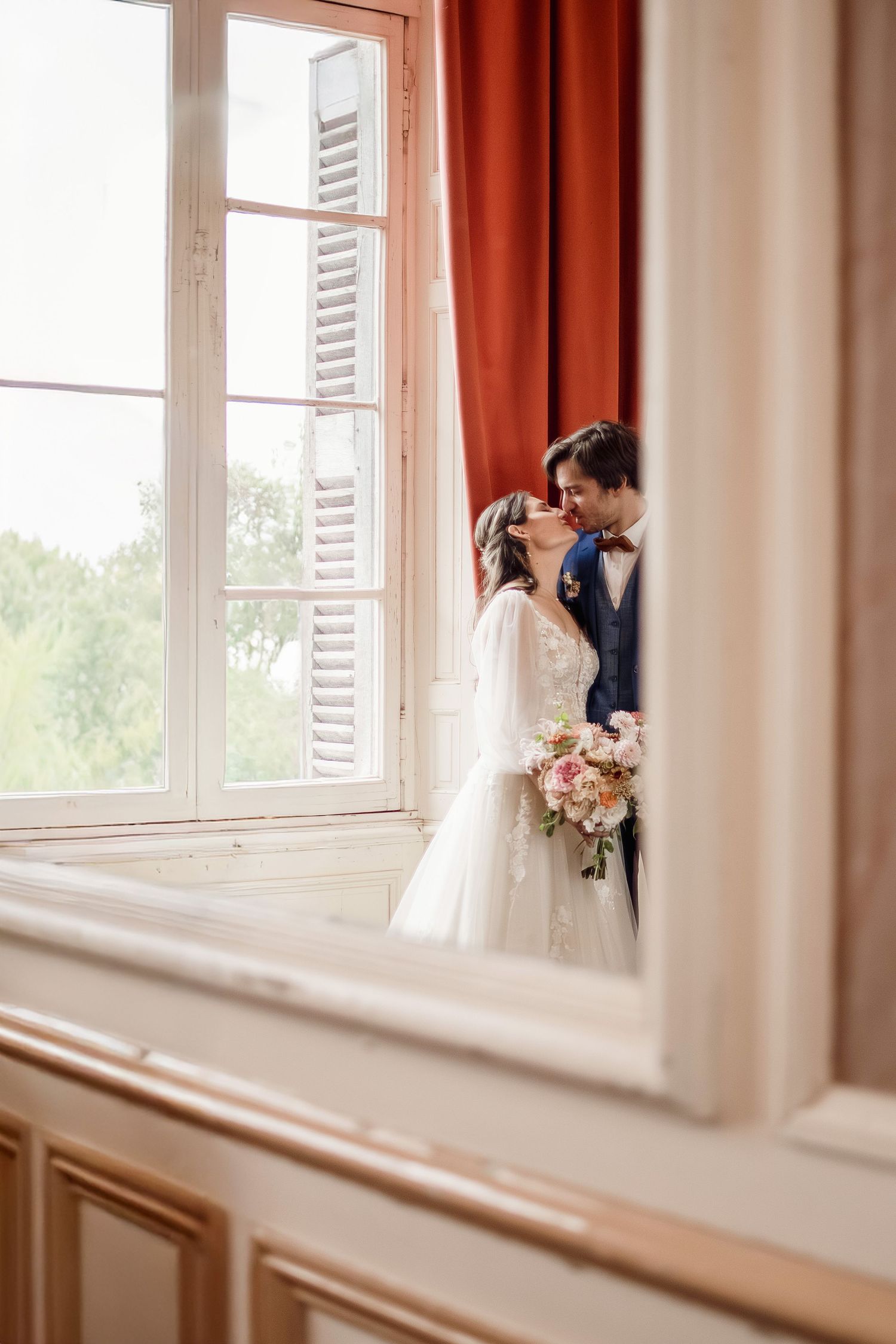 Photographe mariage Le Mans - Séance couple au Château de Vair.