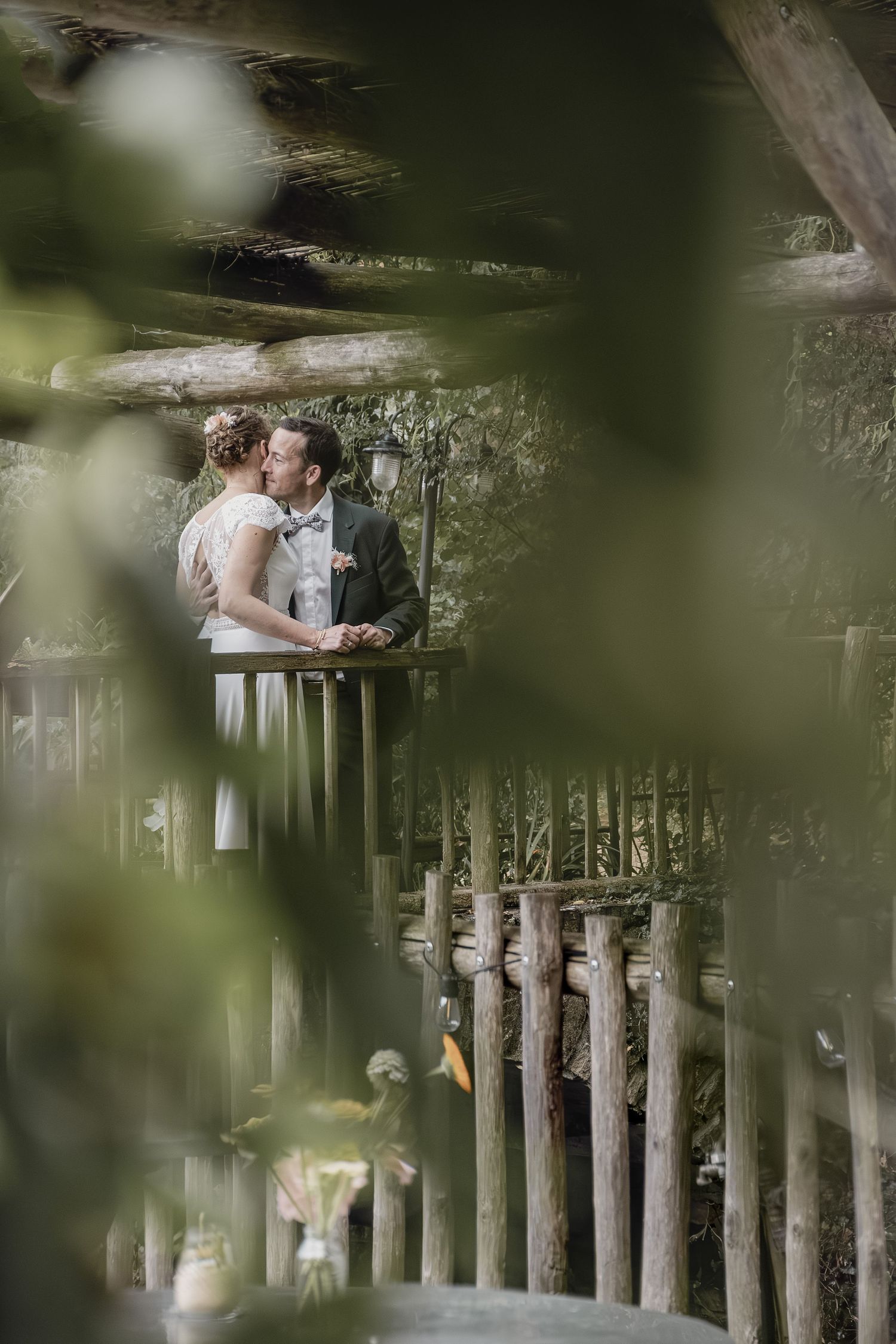 Photographe mariage Le Mans - Photo de couple au Domaine du Moulin Neuf