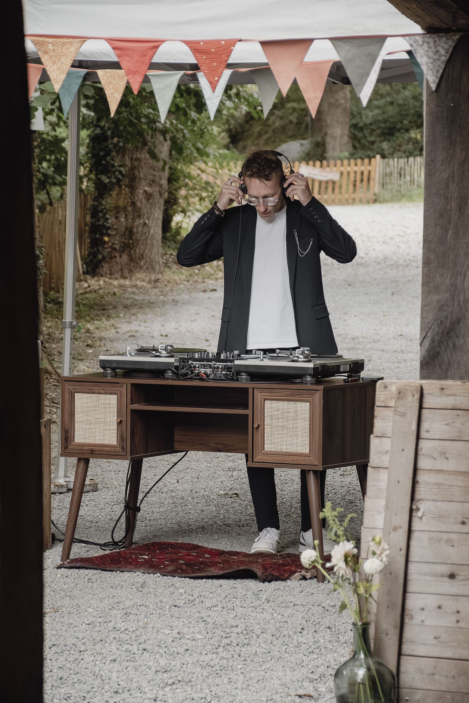 Photographe mariage Le Mans - DJ au domaine du Moulin Neuf